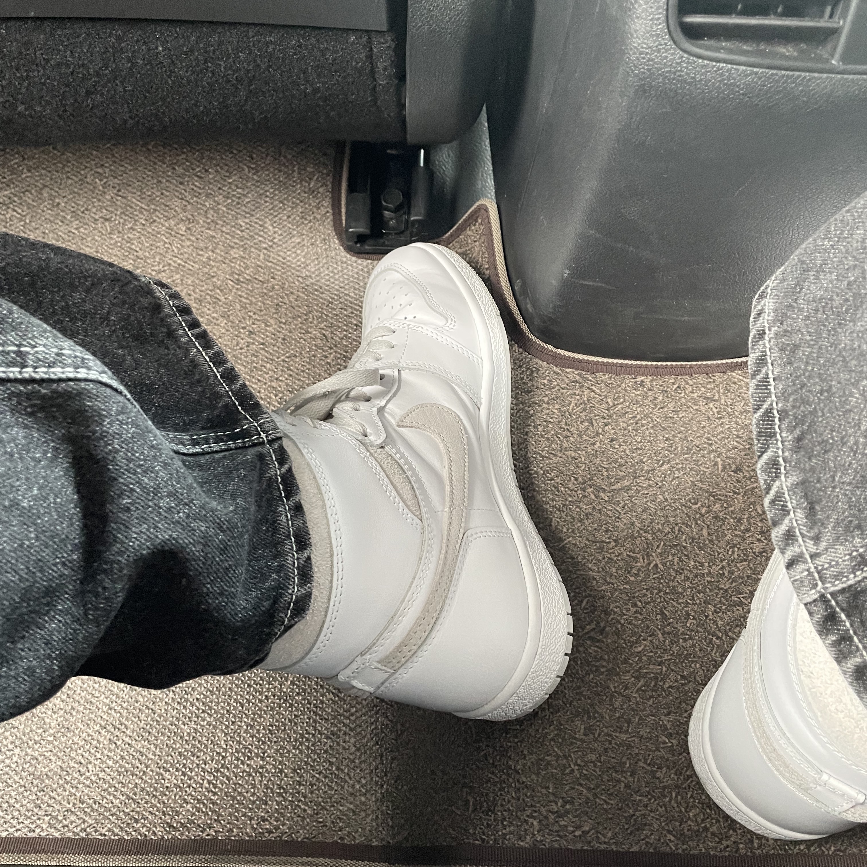 Jordan 1 High 85 Neutral Grey 착용 스타일