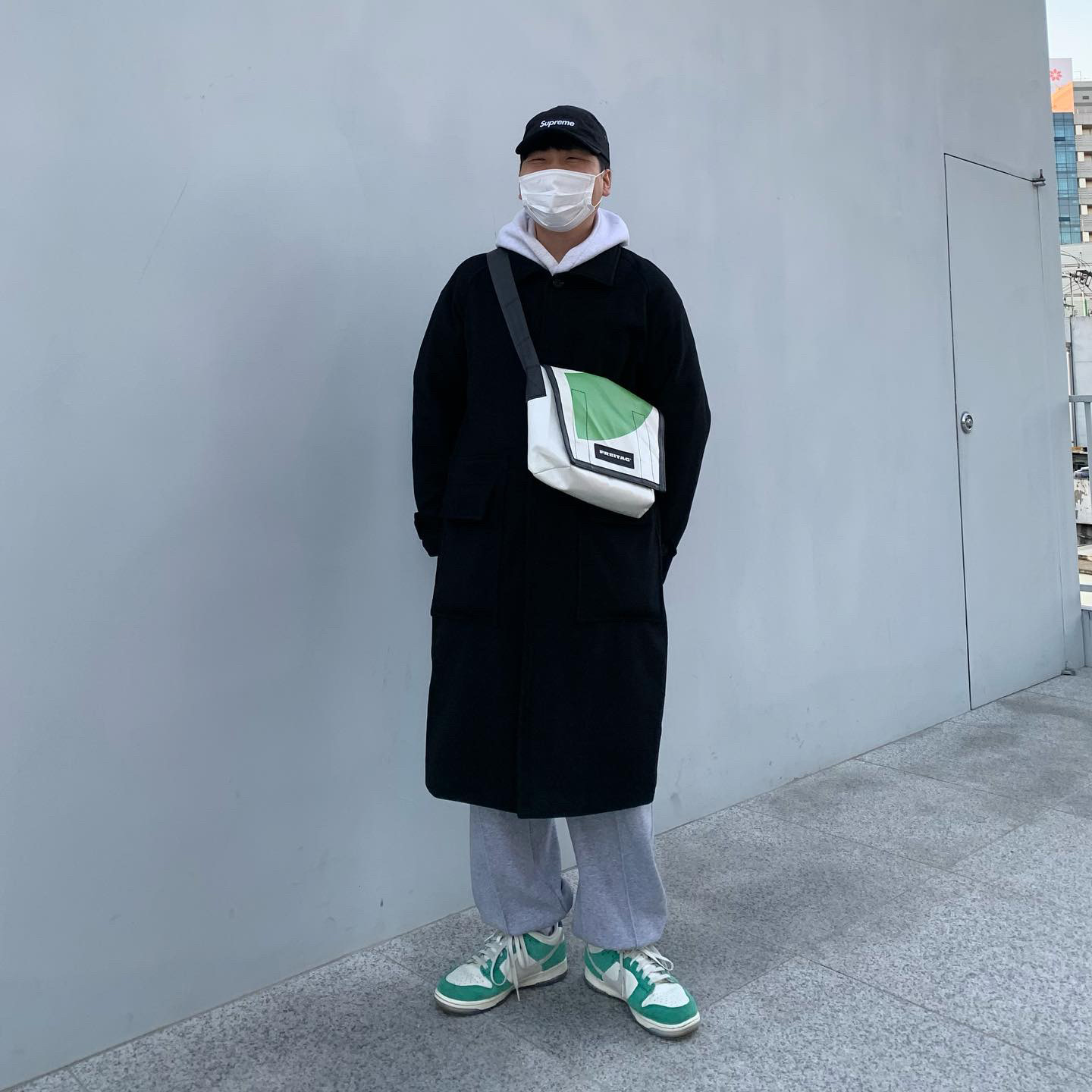 Nike x Kasina Dunk Low Road Sign - Kasina Exclusive, Supreme Waxed Cotton Camp Cap Black - 21FW 착용 스타일 - 1