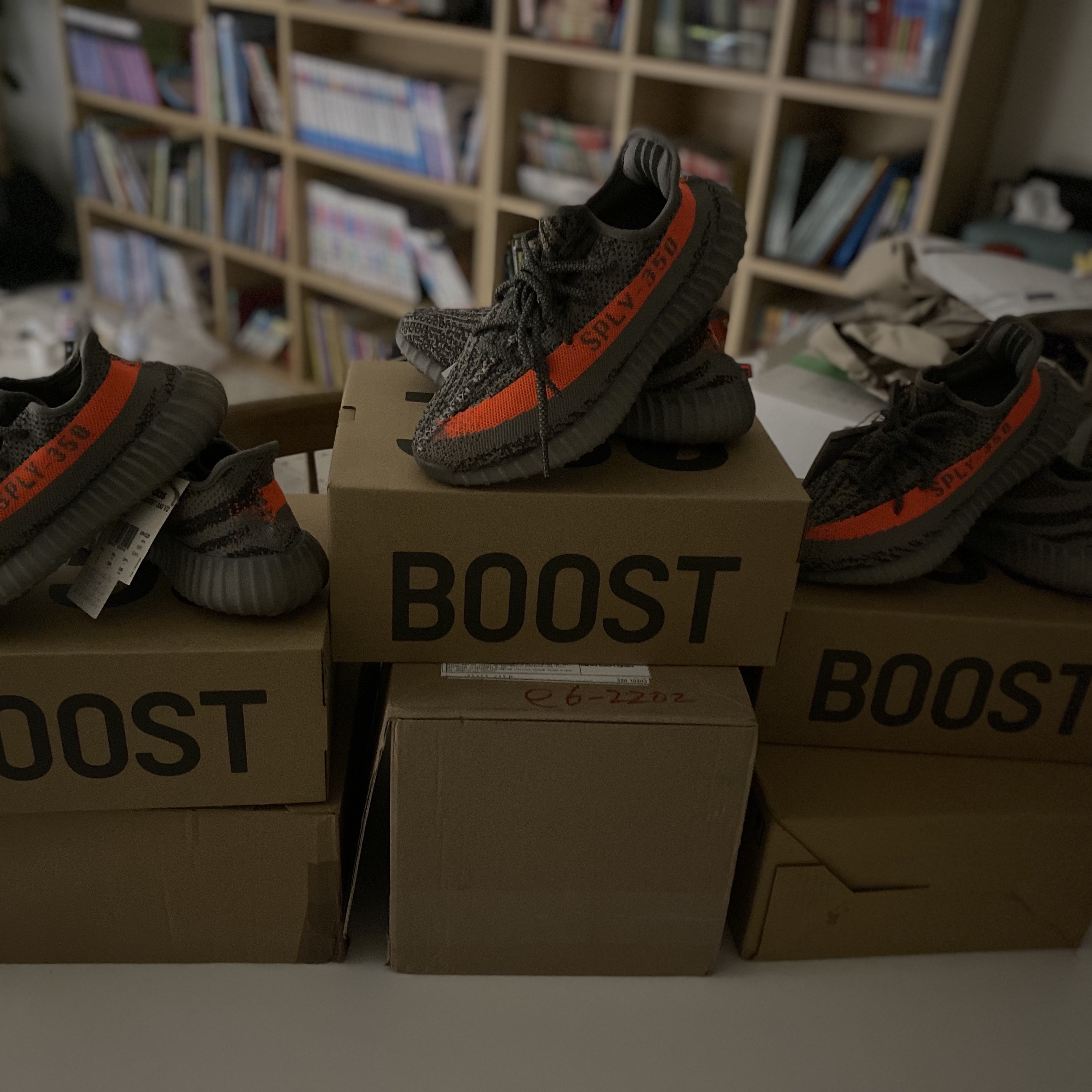 Adidas Yeezy Boost 350 V2 Beluga - Reflective 착용 스타일 - 3