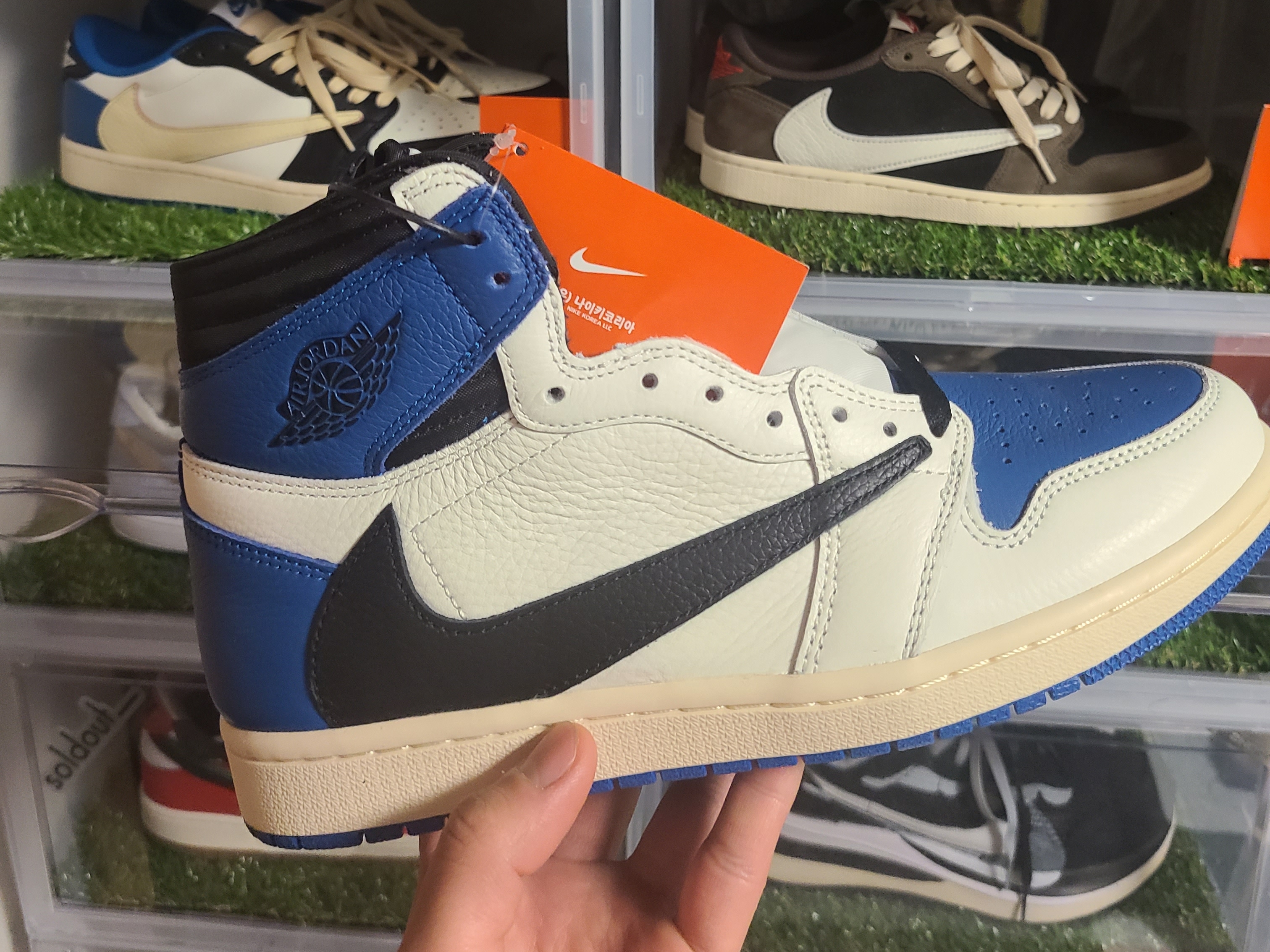 Nike x Tom Sachs Mars Yard Shoe 2.0 Space Camp, Jordan 1 x Travis Scott x Fragment Retro High OG SP Military Blue 착용 스타일 - 2