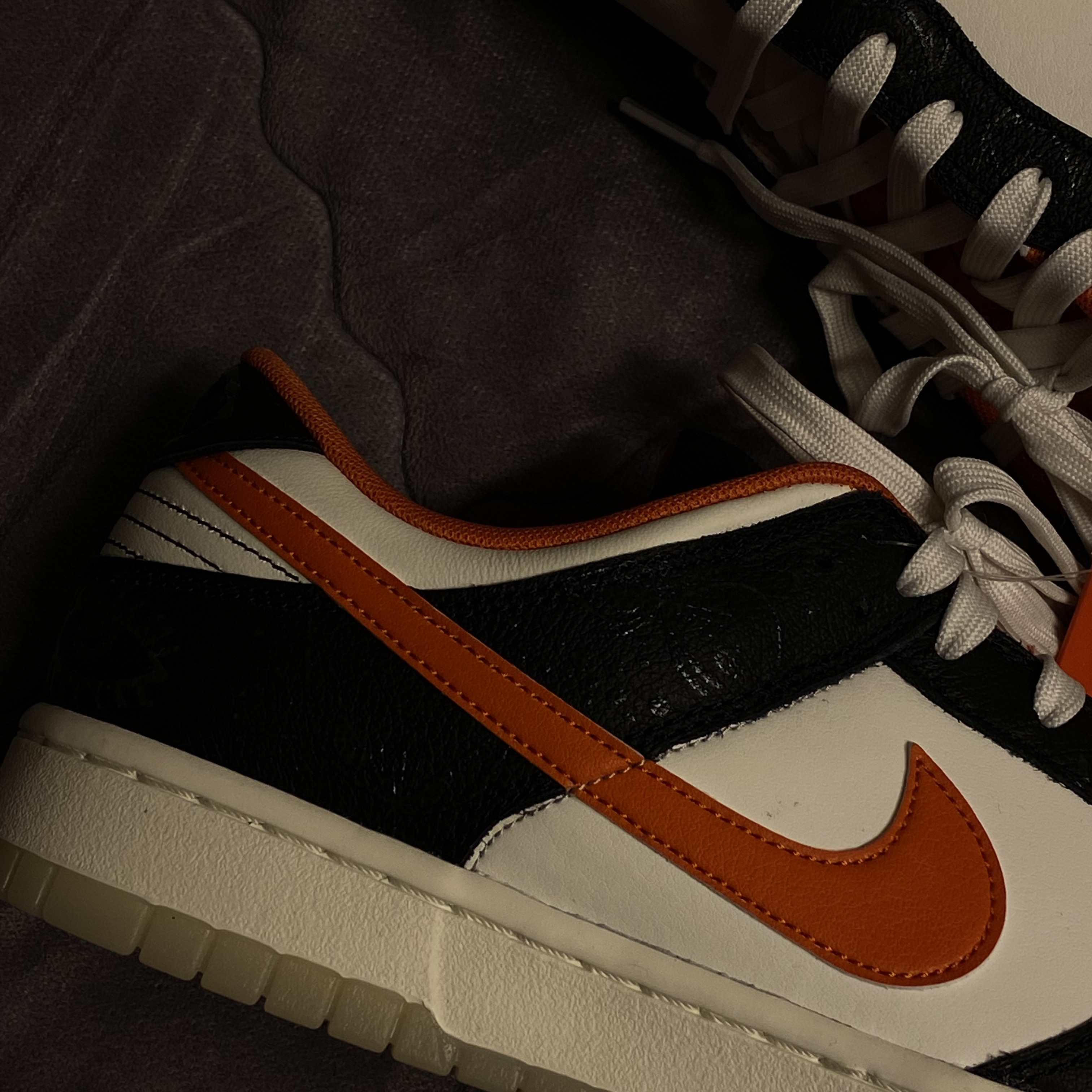 Nike Dunk Low Retro PRM Halloween 착용 스타일 - 3