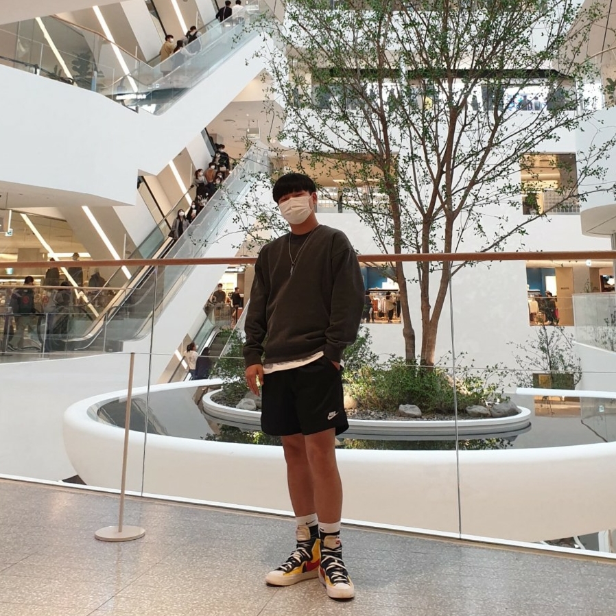 Nike x Sacai Blazer Mid Snow Beach, Nike Everyday Plus Cushioned Training Crew Socks Black White (Korean Ver.) 착용 스타일