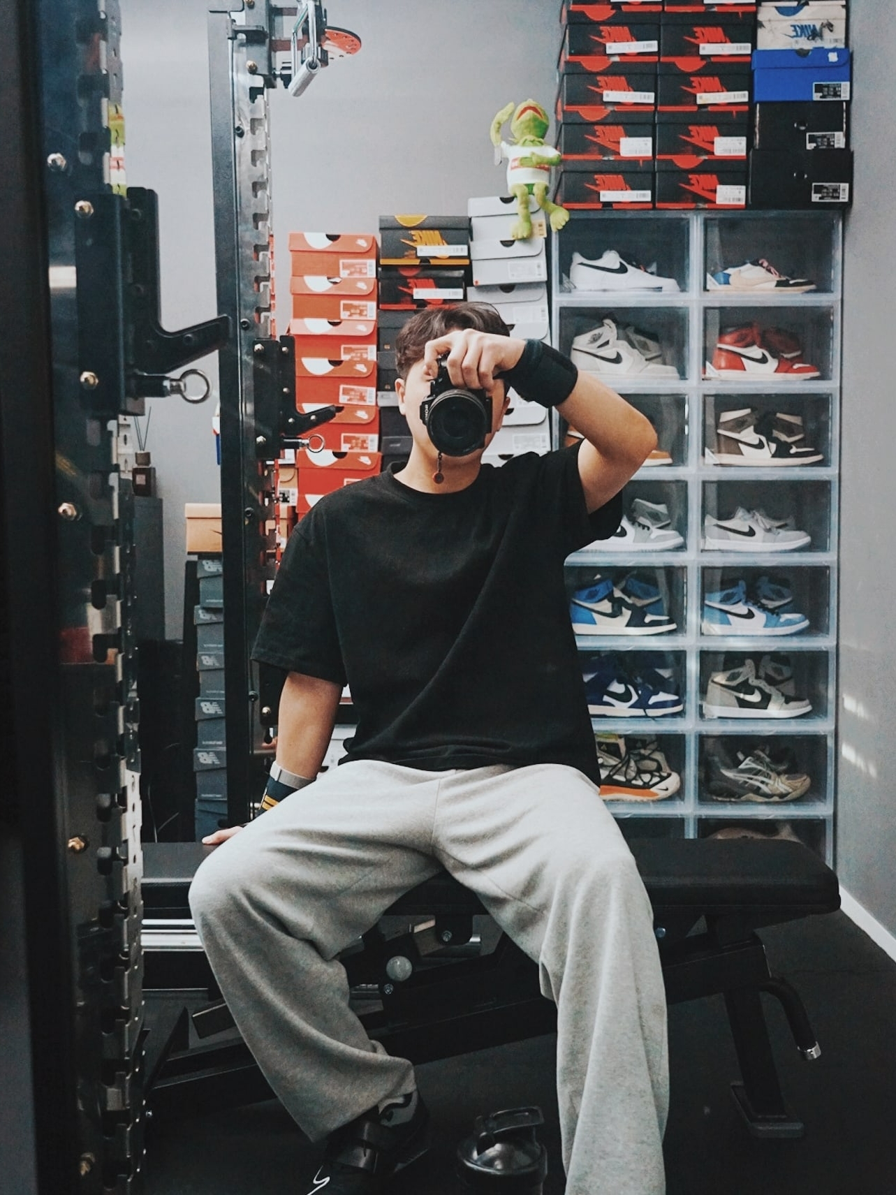 Jordan 1 x Travis Scott x Fragment Retro Low OG SP Military Blue, Jordan 1 Retro High OG Defiant SB LA to Chicago 착용 스타일 - 1