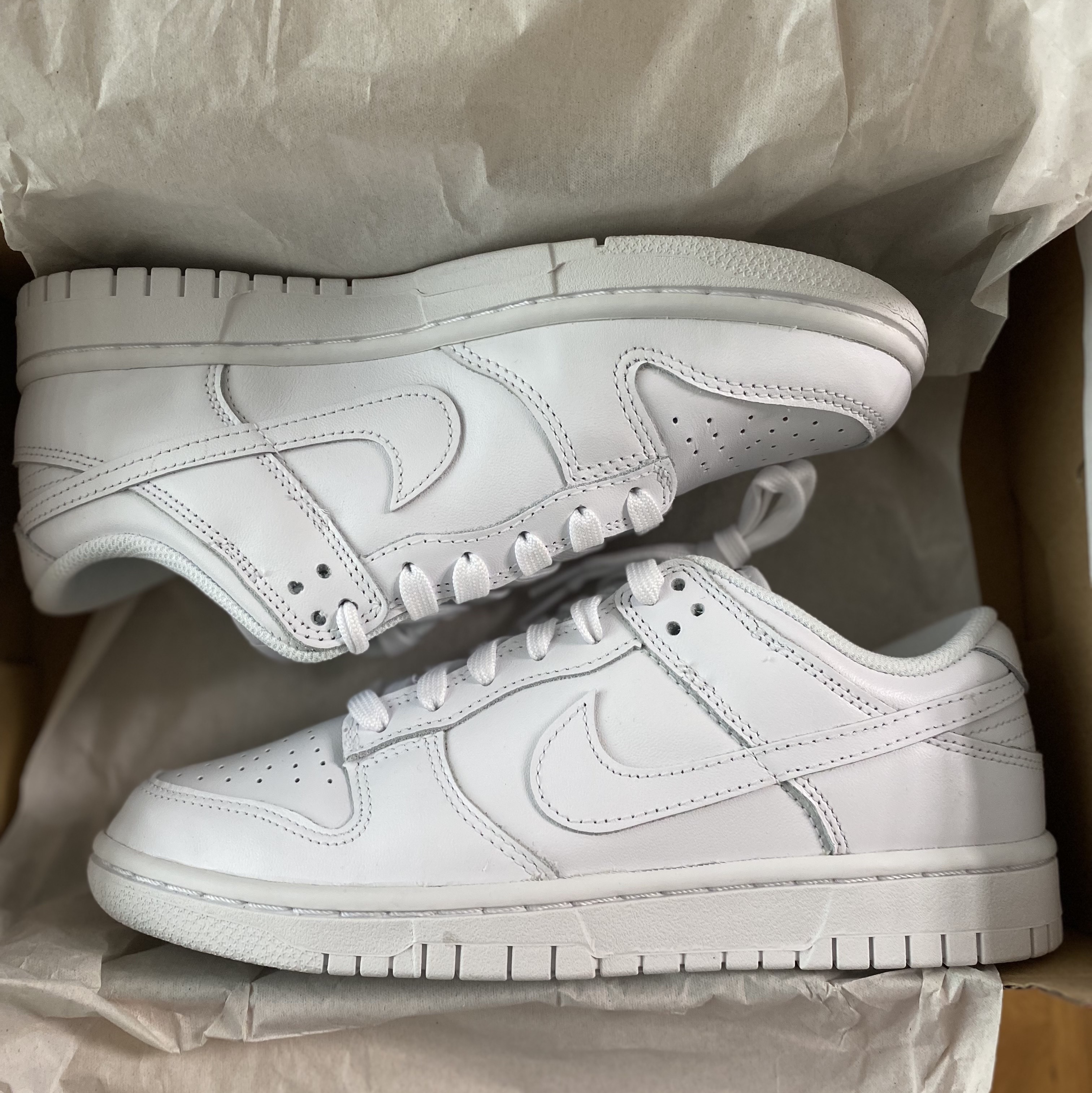 (W) Nike Dunk Low Triple White, (W) Nike Dunk Low Next Nature Sail 착용 스타일 - 2