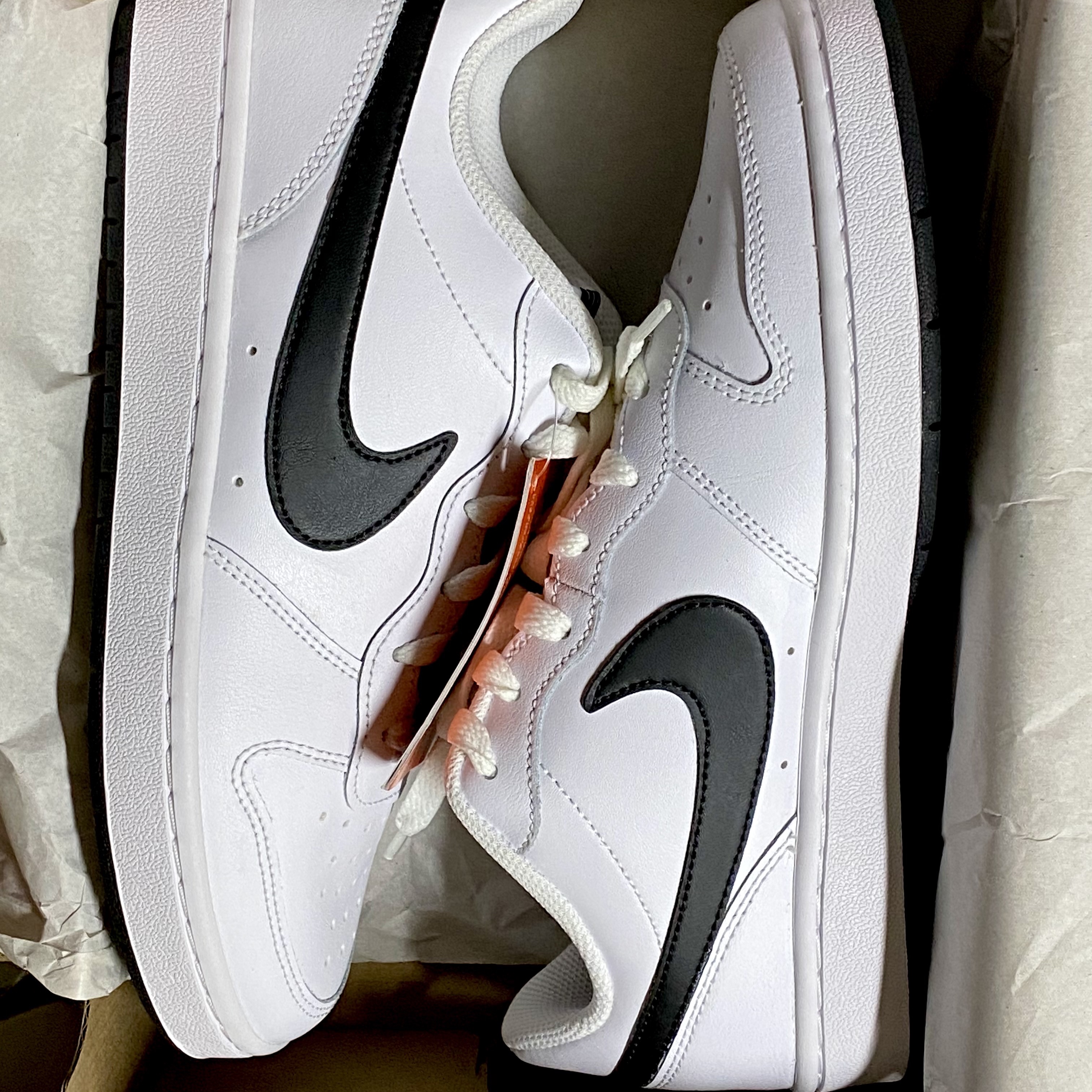 (GS) Nike Court Borough Low 2 White Black 착용 스타일