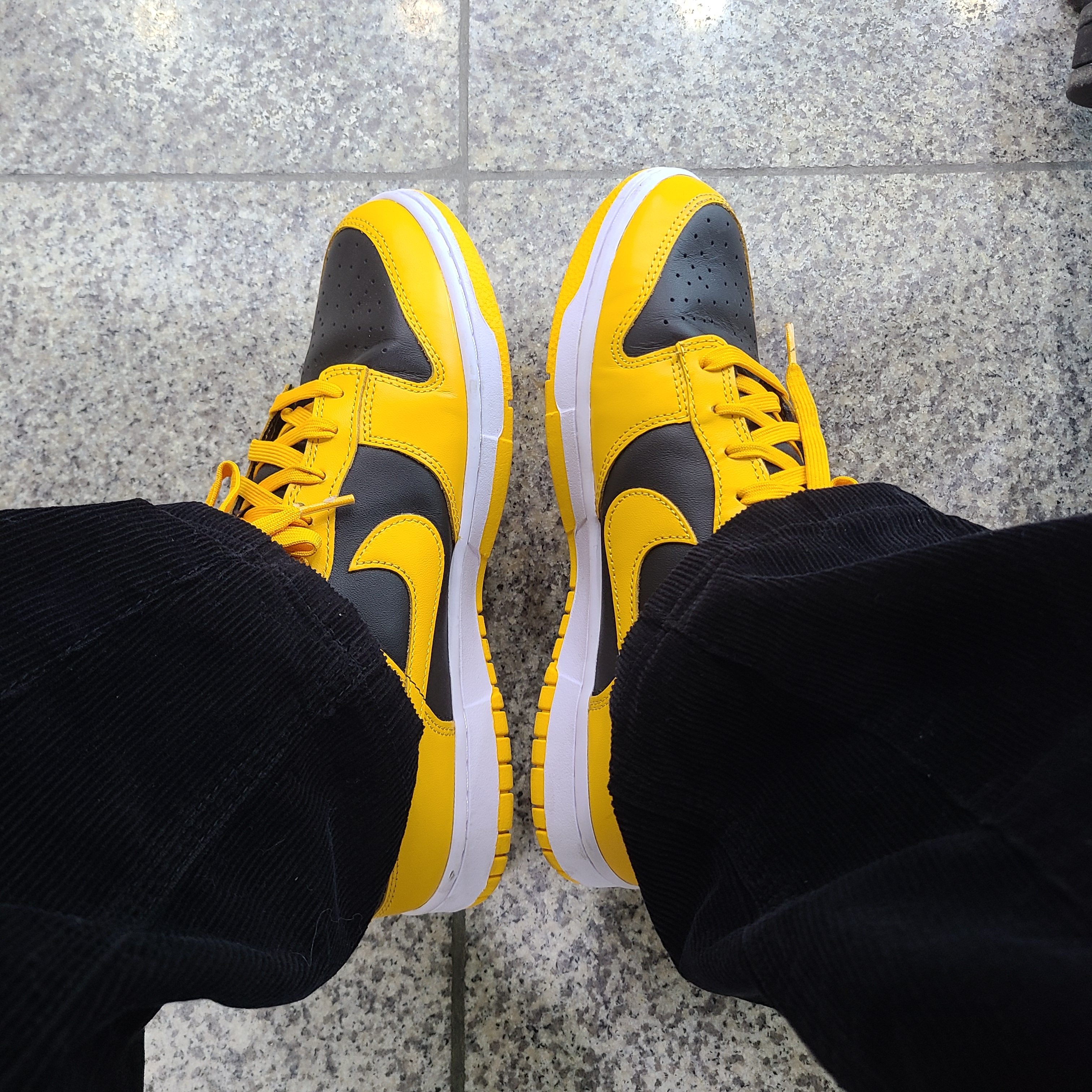 Nike Dunk Low Retro Championship Goldenrod 착용 스타일