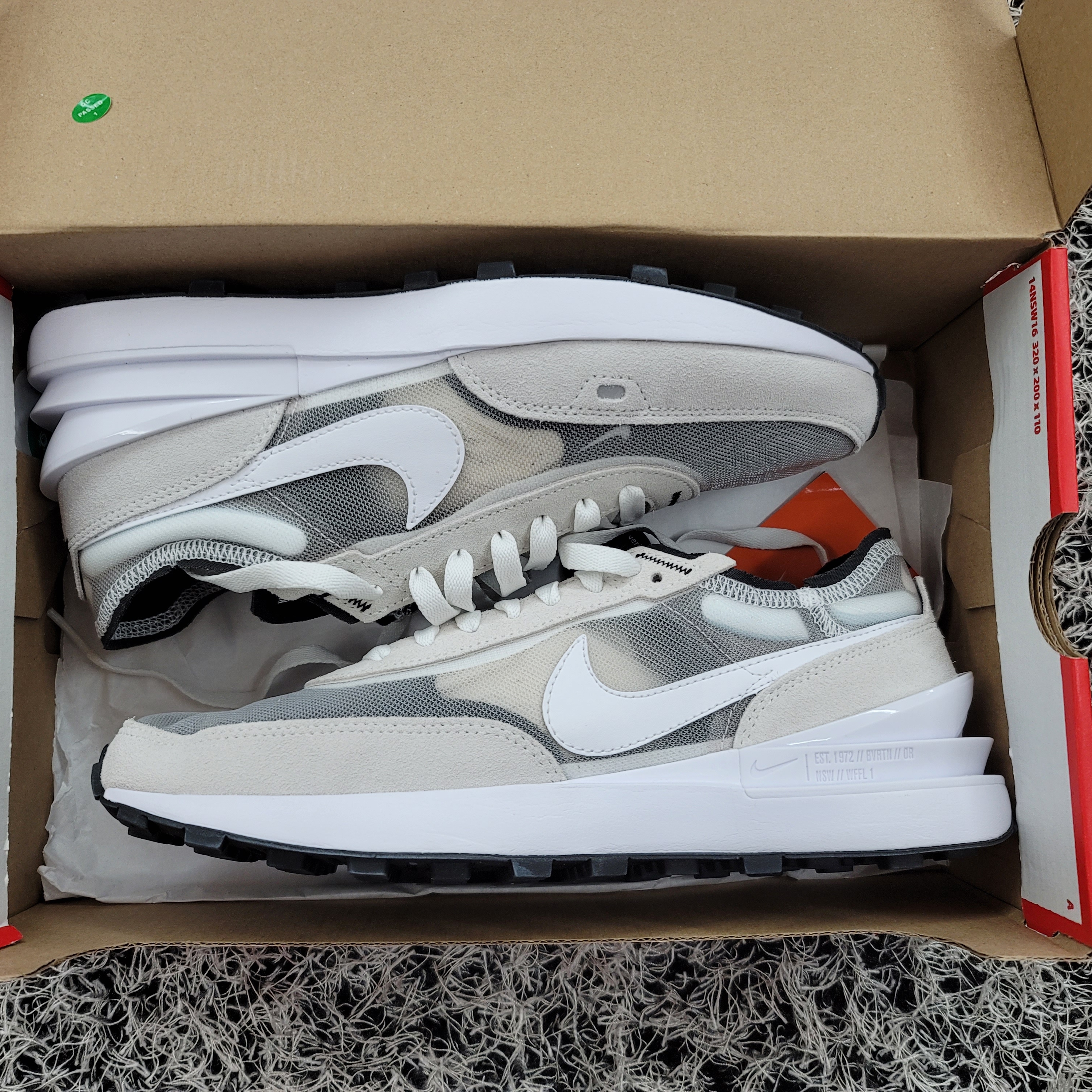 Nike Waffle One Infinite Lilac 착용 스타일