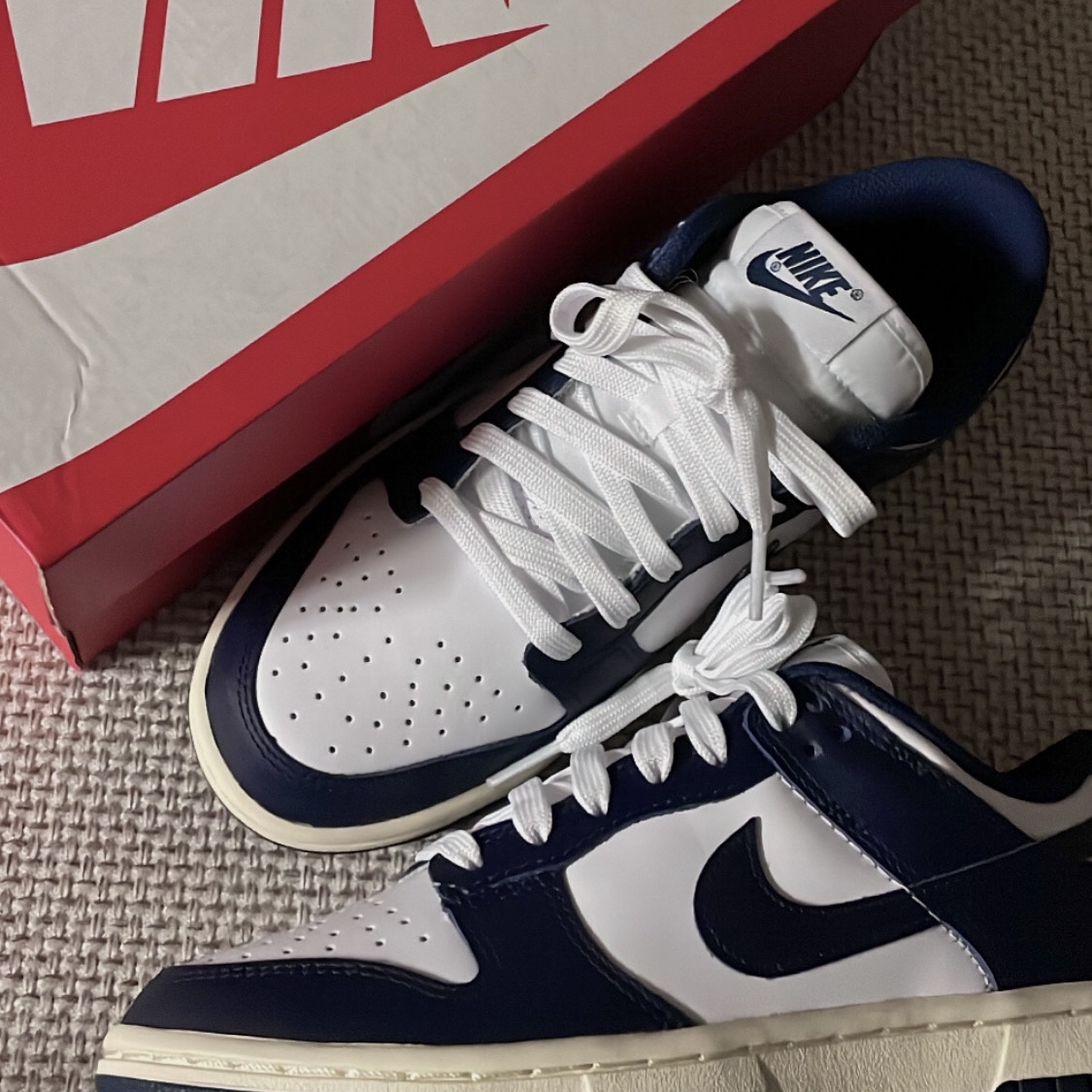 (W) Nike Dunk Low Vintage Midnight Navy 착용 스타일