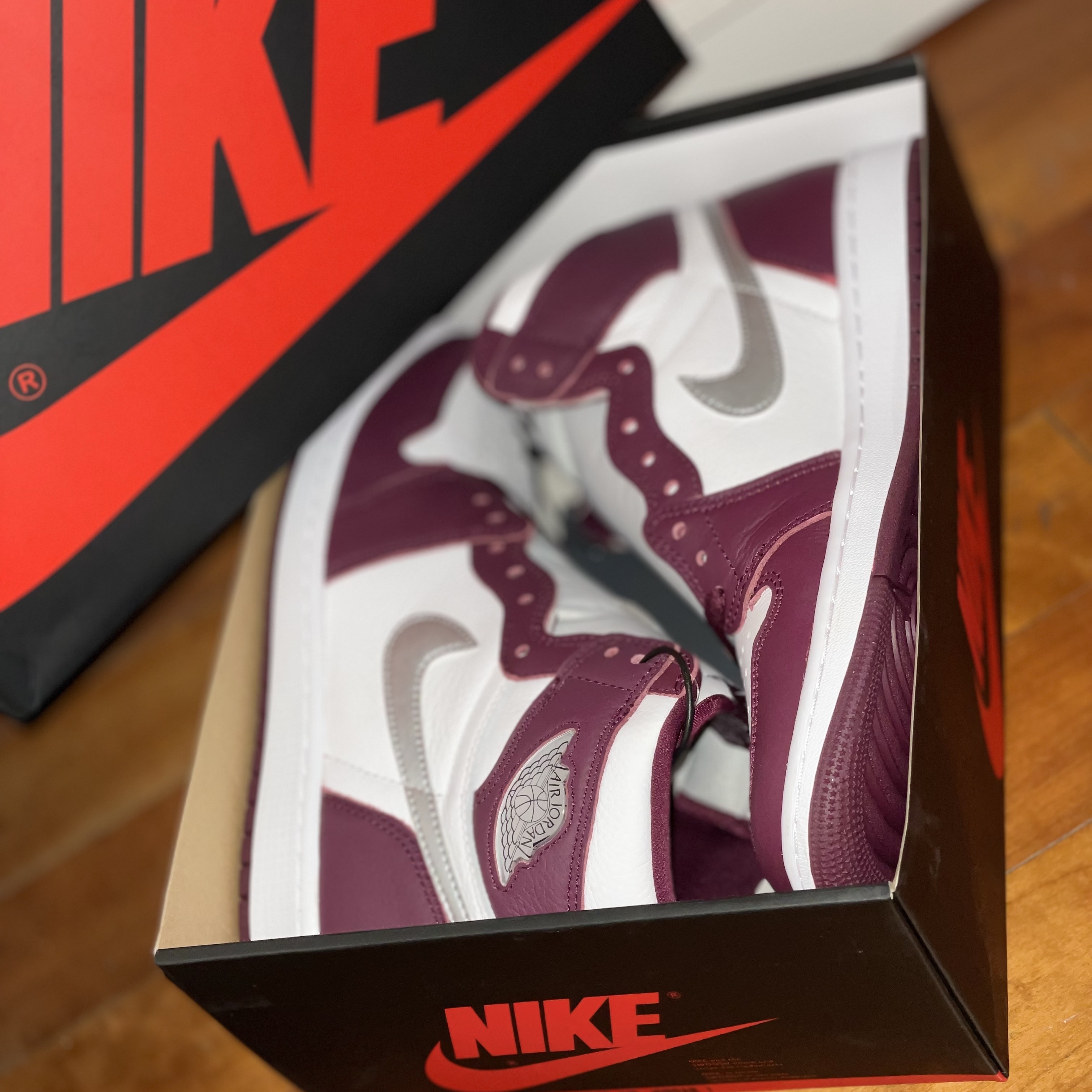 Jordan 1 Retro High OG Bordeaux 착용 스타일 - 2