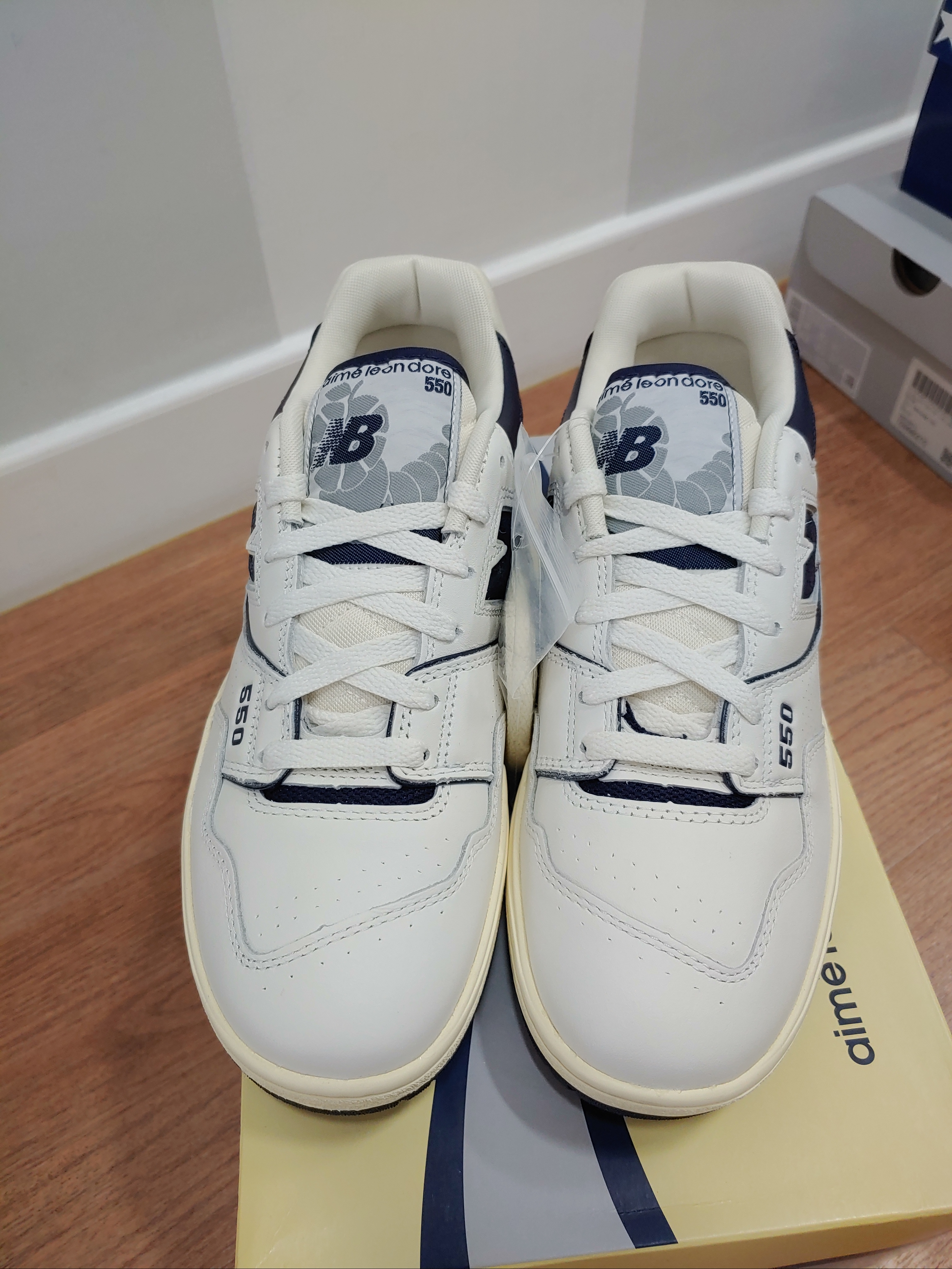 New Balance x Aime Leon Dore 550 Navy 착용 스타일 - 2