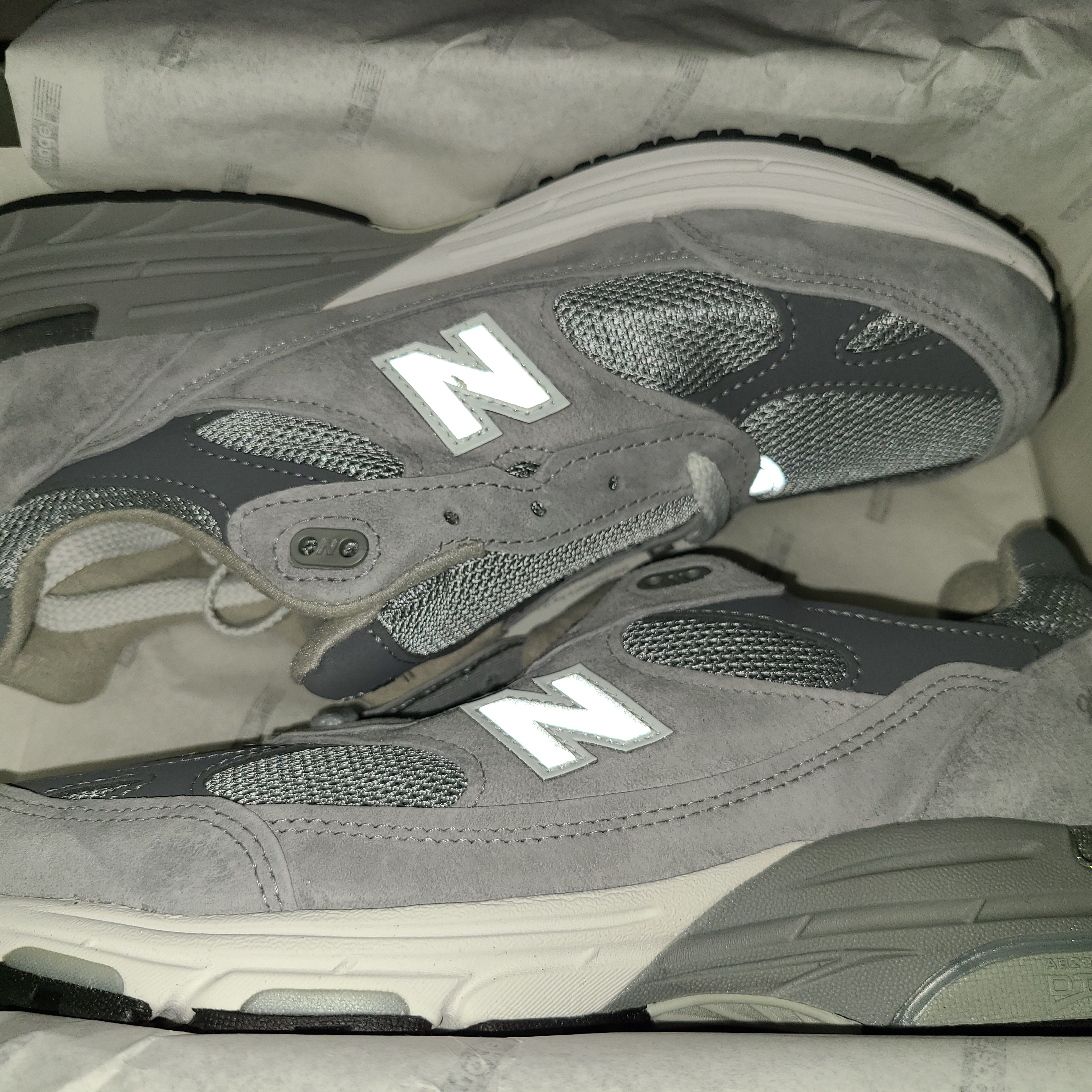 (W) New Balance 993 Made in USA Grey - D Wide 착용 스타일 - 2