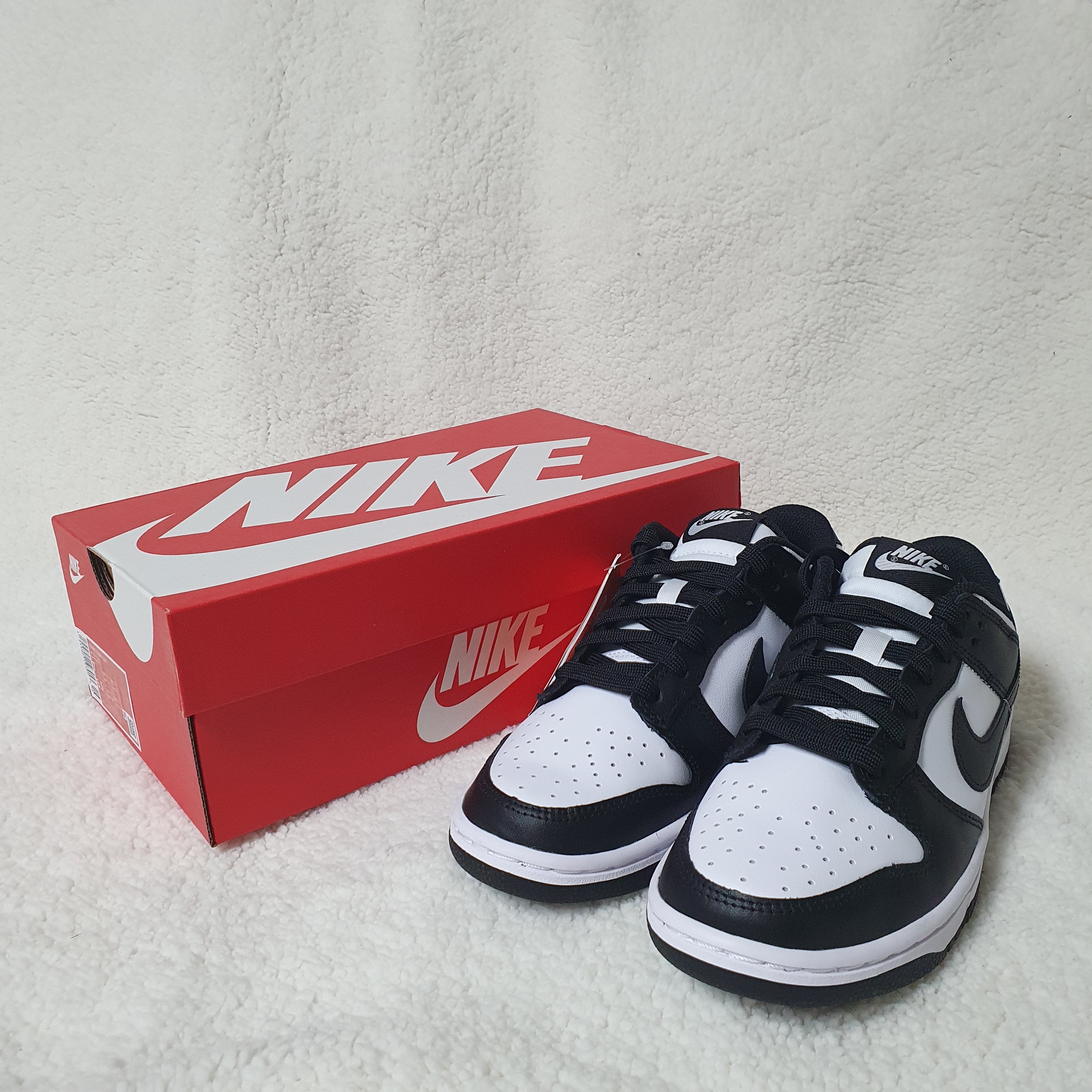 (W) Nike Dunk Low Black, Nike Dunk Low Retro Black 착용 스타일 - 2