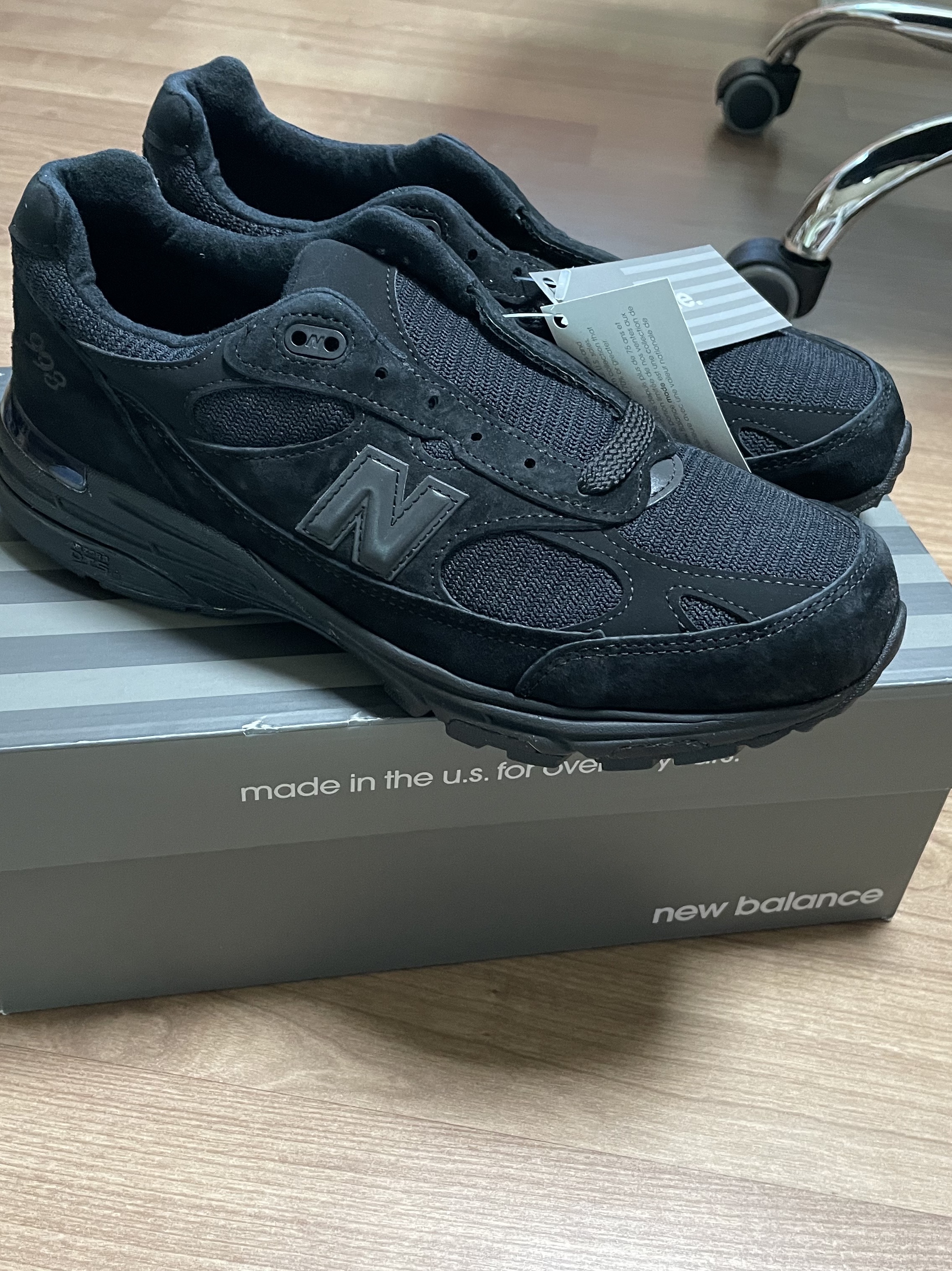 New Balance 993 Made in USA Triple Black - D Standard 착용 스타일 - 4