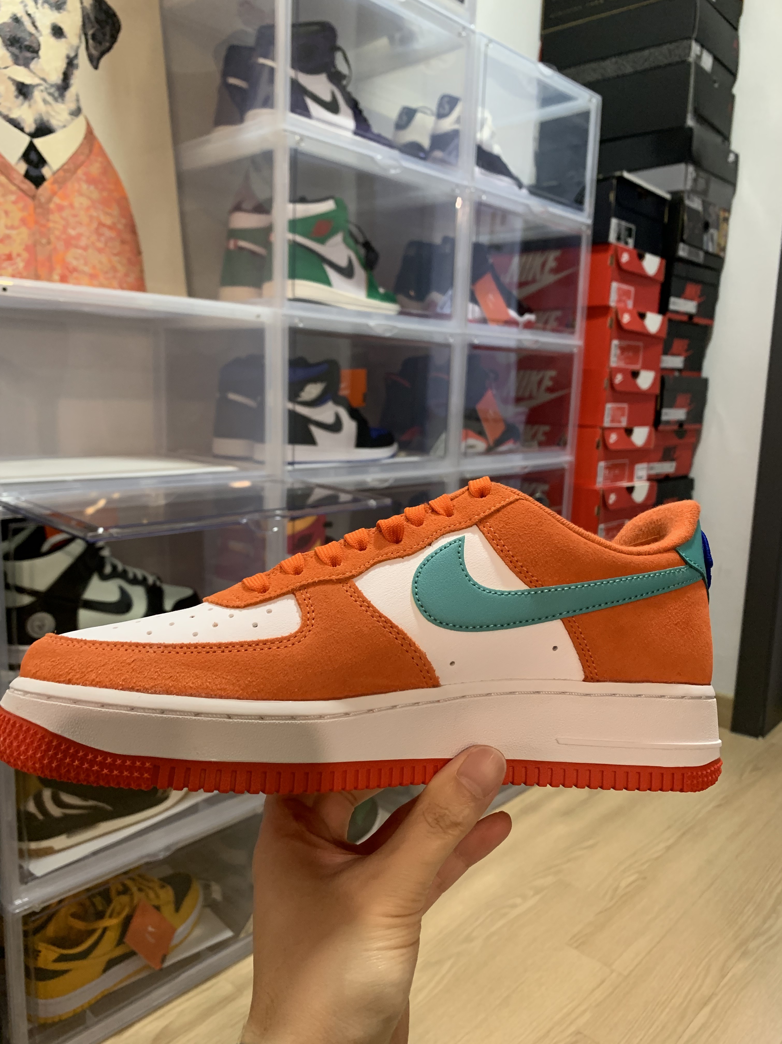 Nike Air Force 1 '07 LV8 Athletic Club Rush Orange Washed Teal 착용 스타일