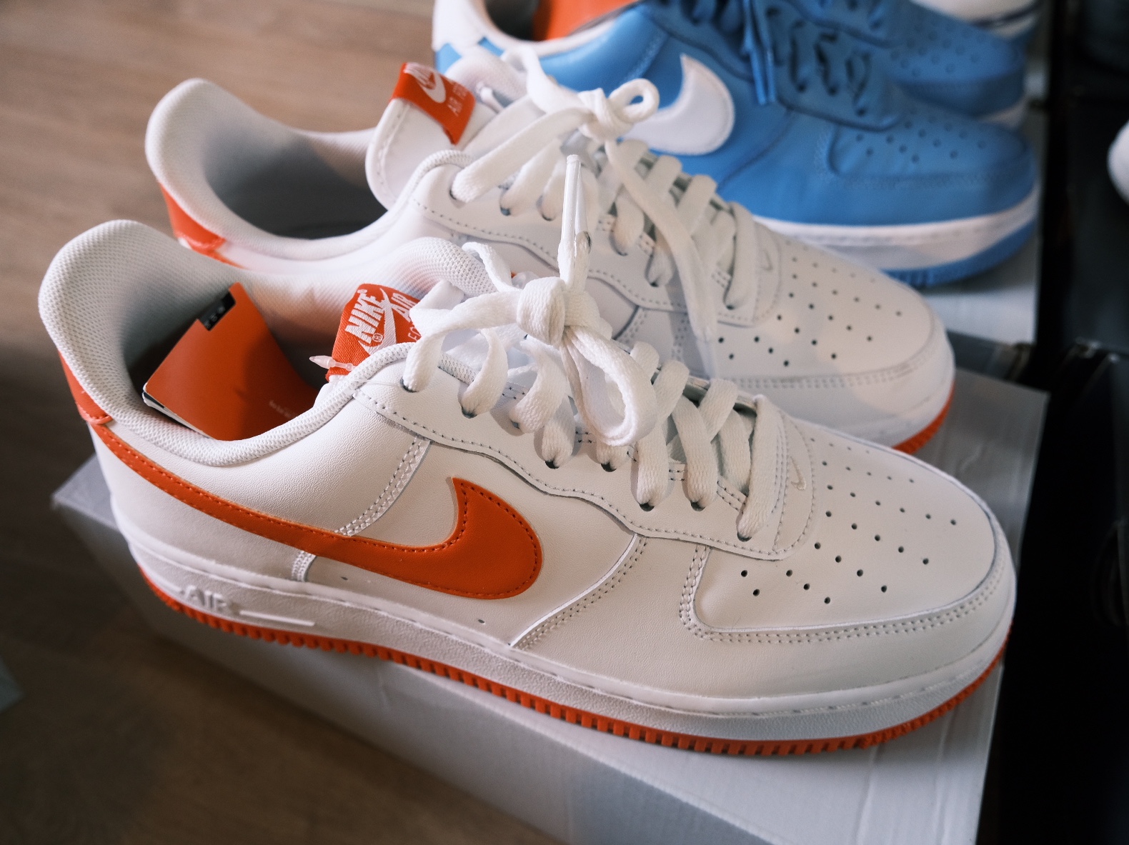Nike Air Force 1 '07 First Use White Team Red, Nike Air Force 1 '07 Low 1-800 착용 스타일 - 3