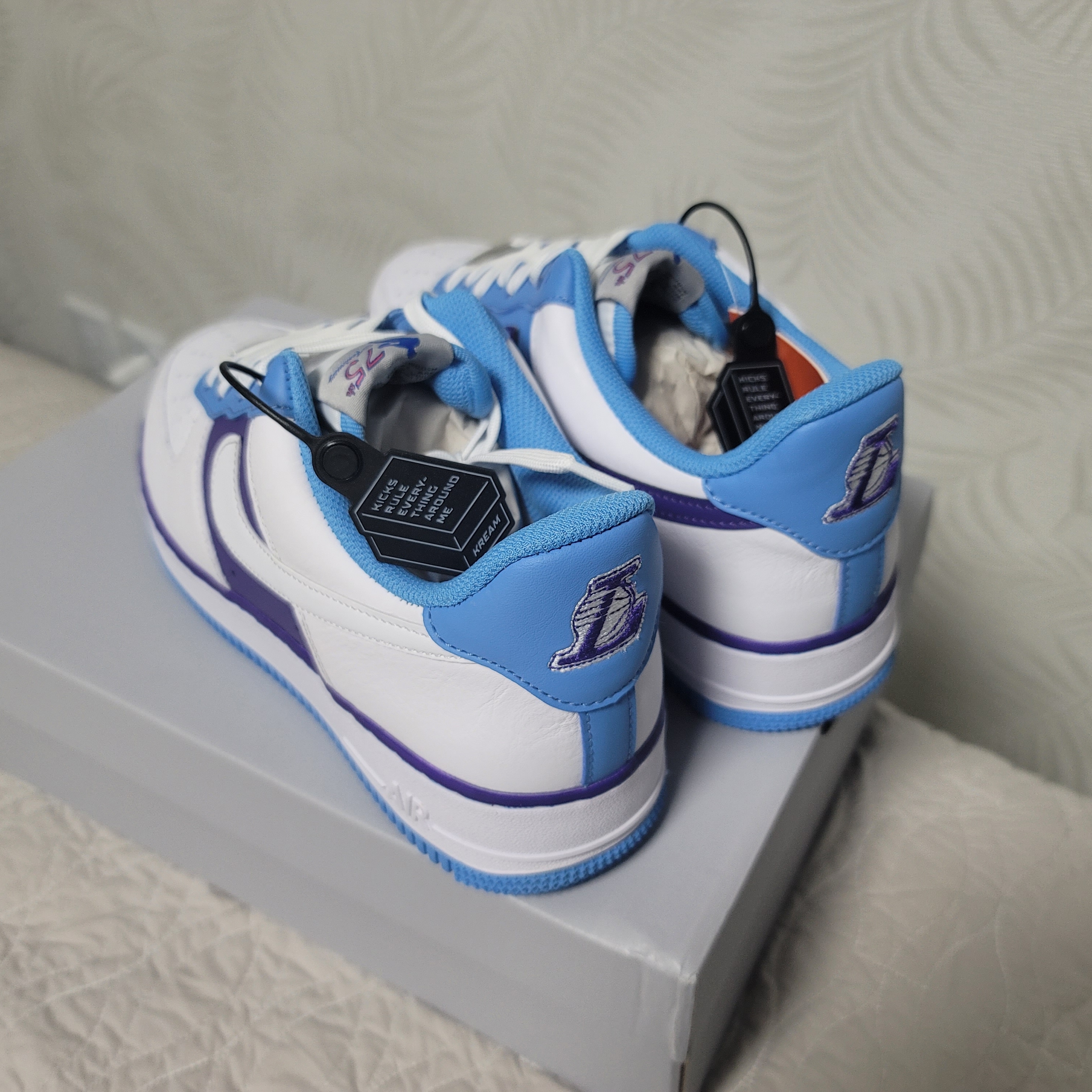 Nike x NBA Air Force 1 '07 LV8 EMB White and Coast Field 착용 스타일 - 2