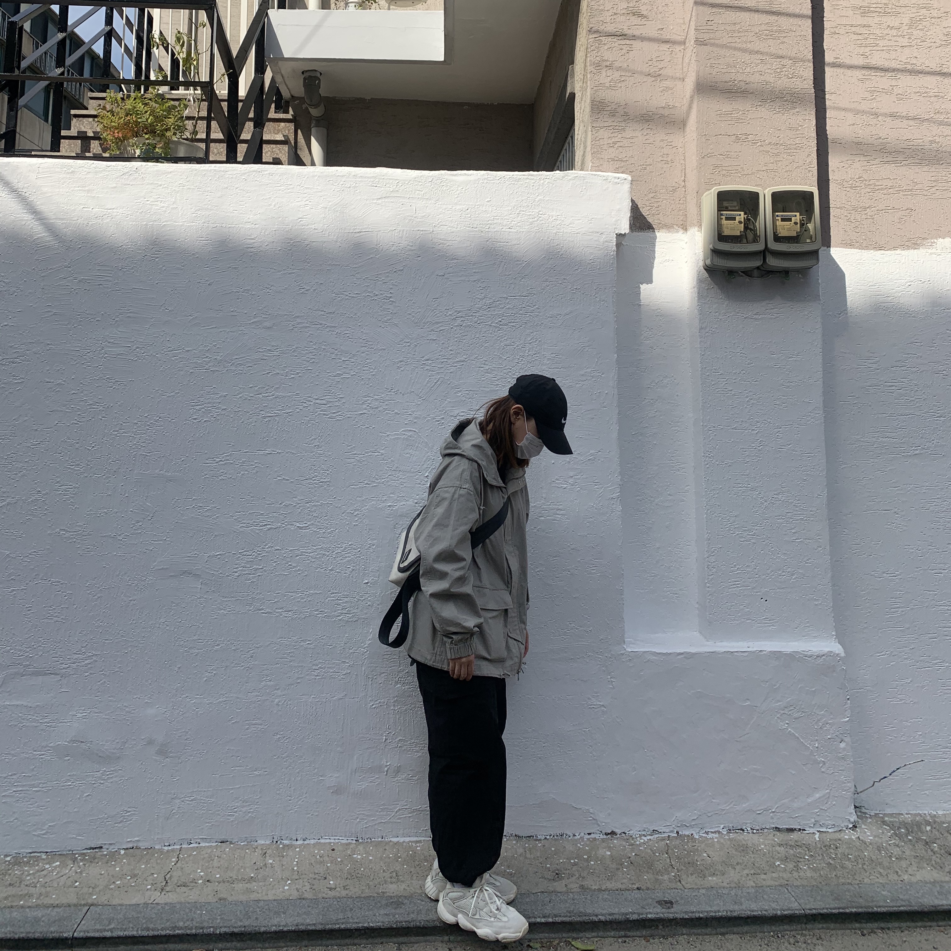 Adidas Yeezy 500 Bone White 착용 스타일 - 2