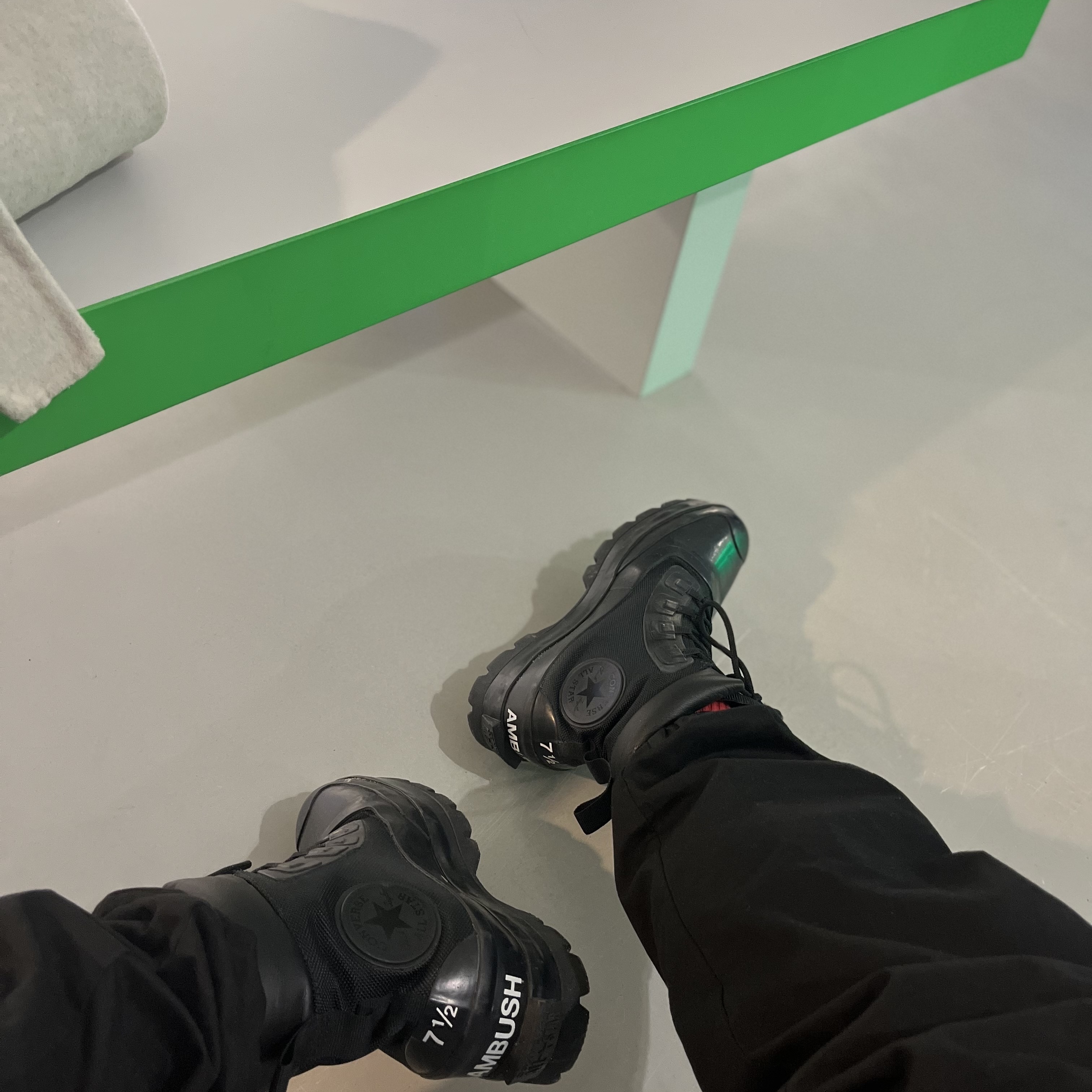 Converse x Ambush Chuck Taylor All Star Duck Boot Black 착용 스타일 - 2