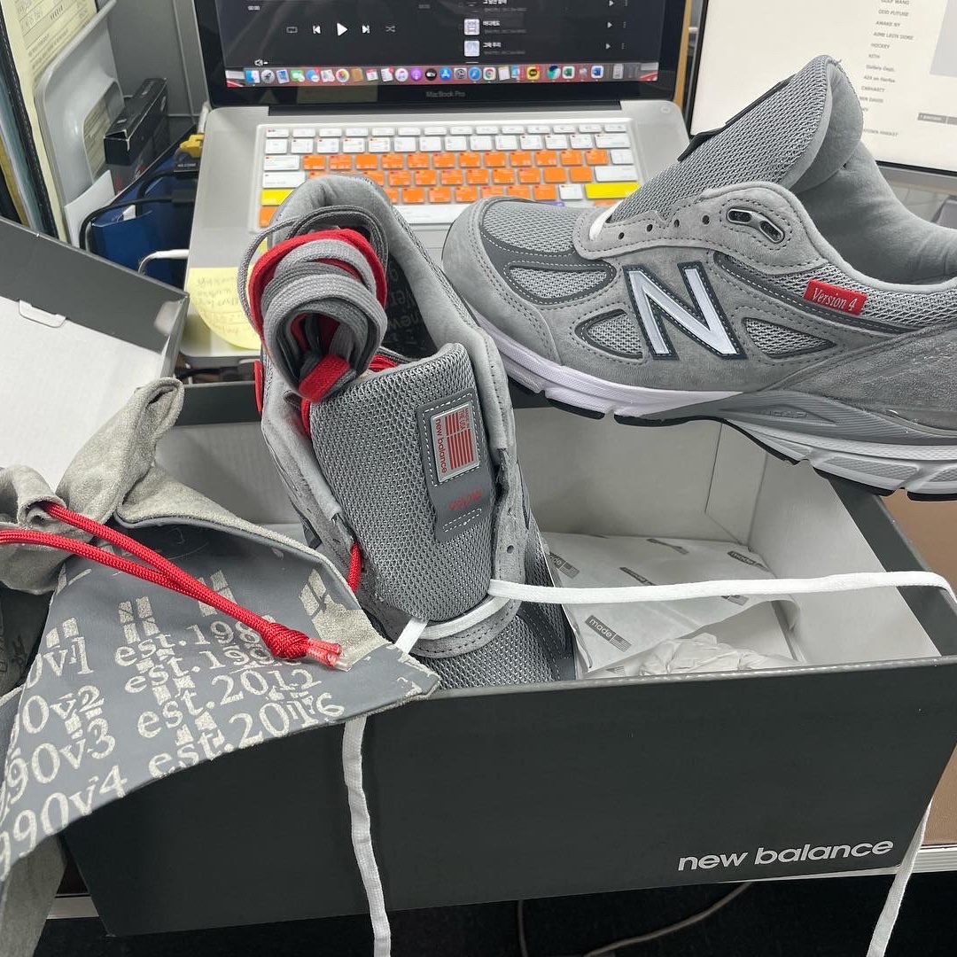 New Balance 990vs4 Made in USA Grey 착용 스타일 - 2