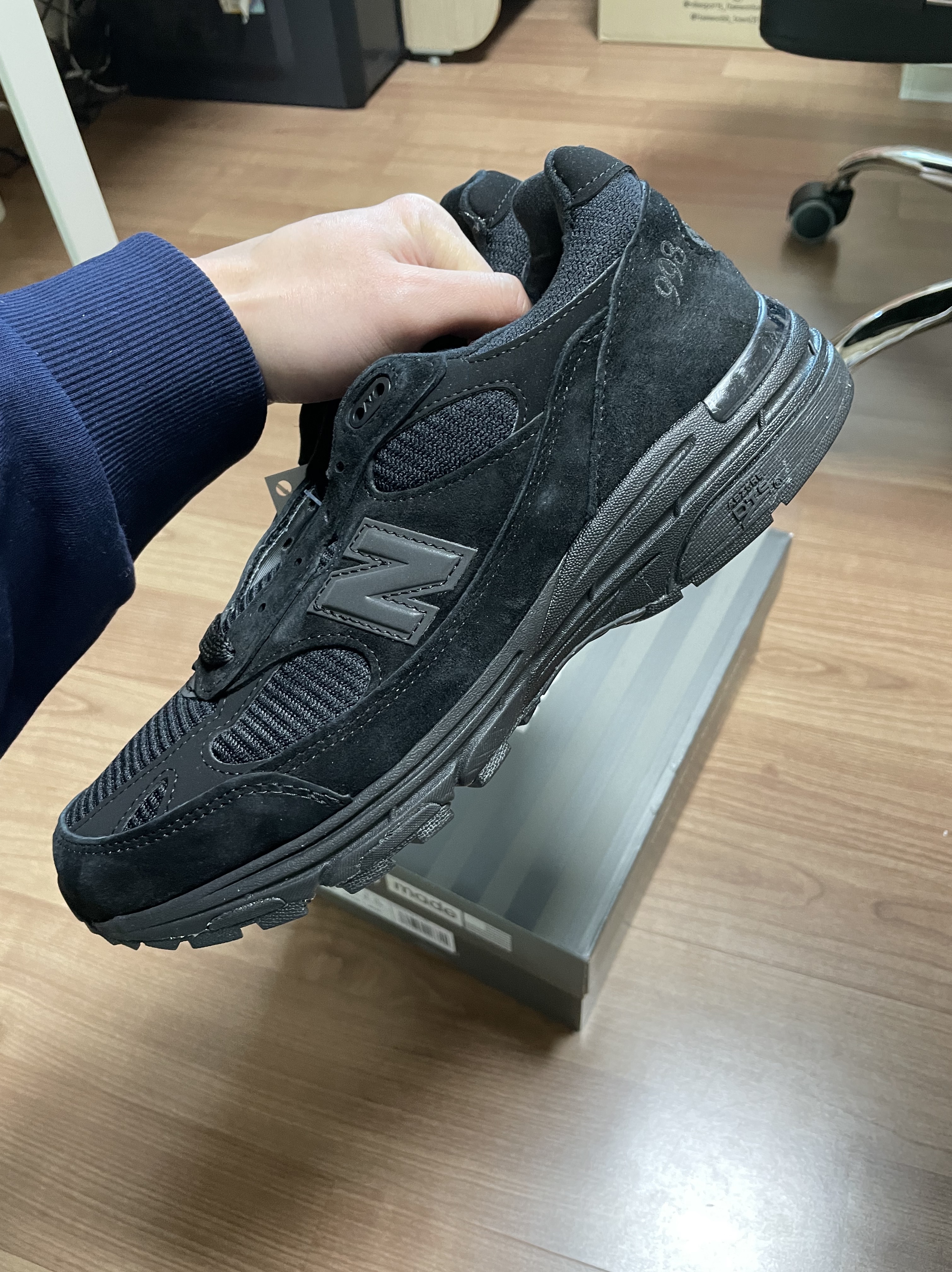 New Balance 993 Made in USA Triple Black - D Standard 착용 스타일 - 1
