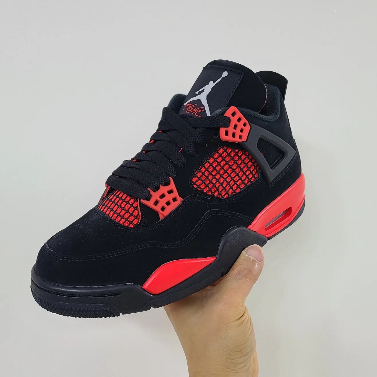 Jordan 4 Retro Crimson 착용 스타일 - 1