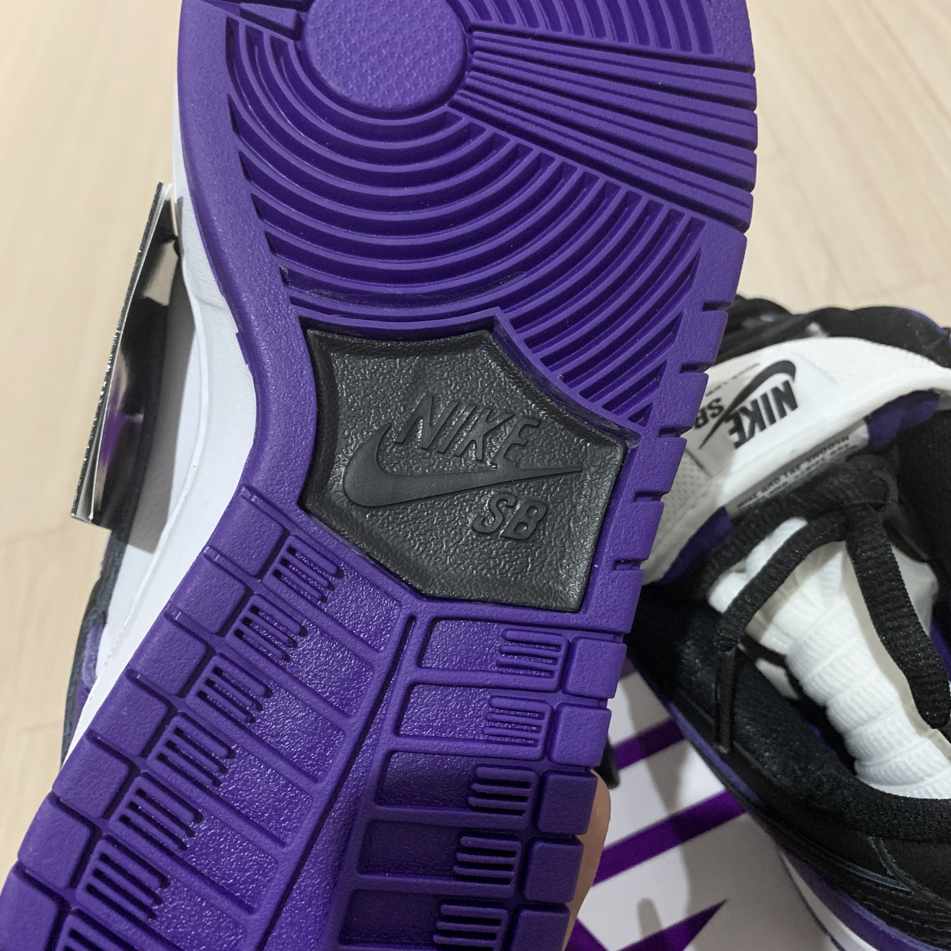 Nike SB Dunk Low Pro Court Purple 착용 스타일 - 5
