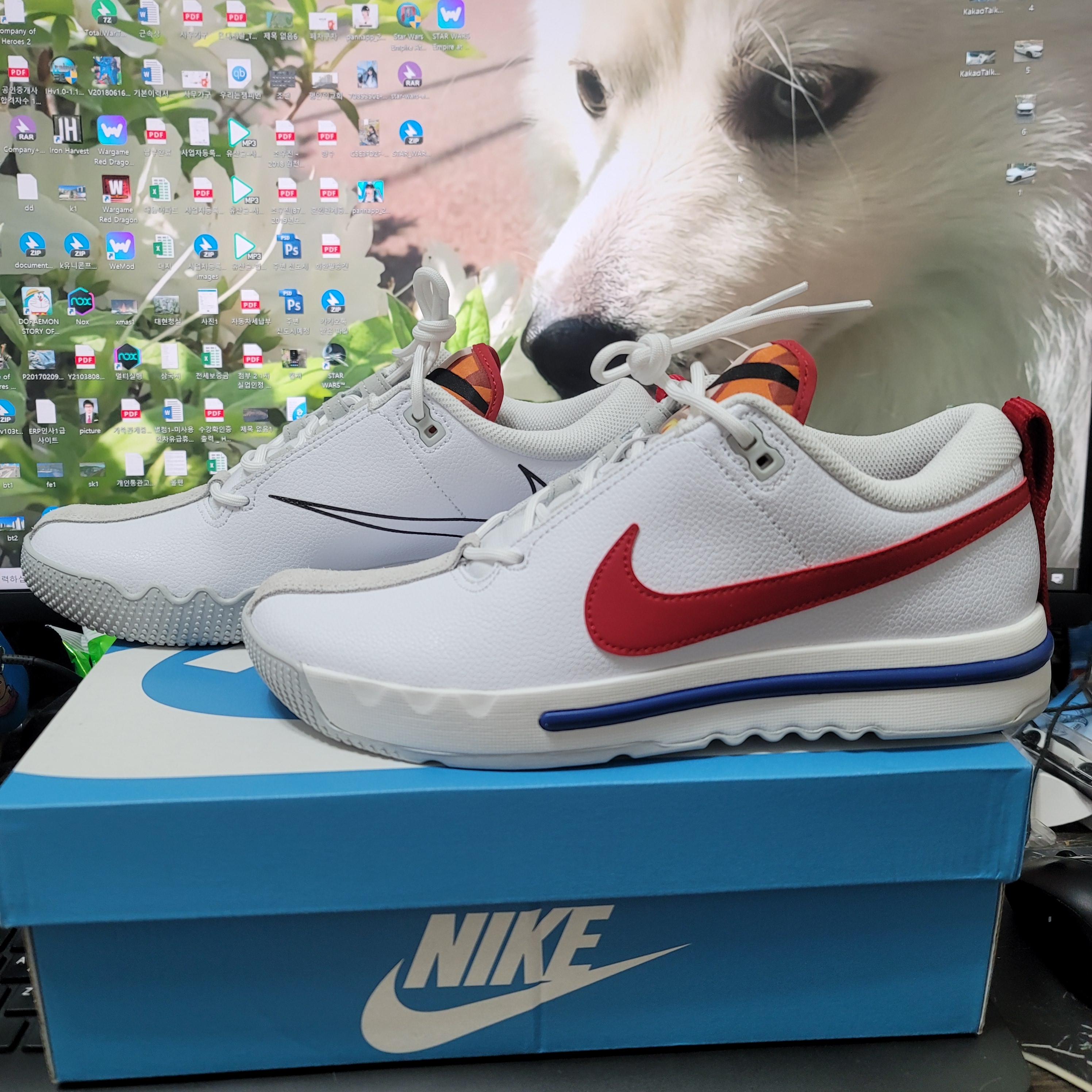 Nike Air Sesh White Varsity Red 착용 스타일