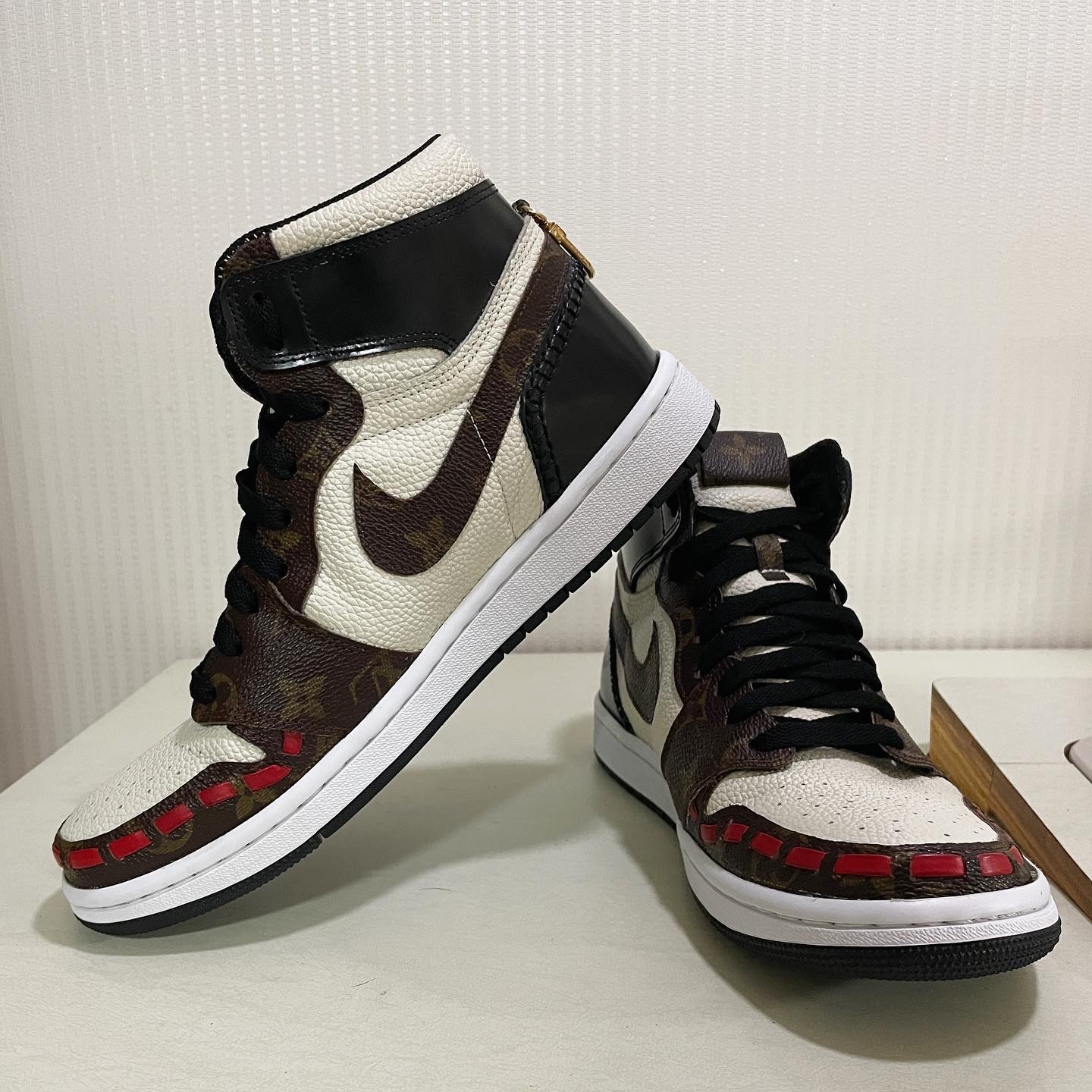 Jordan 1 Low Crimson Tint 착용 스타일 - 2