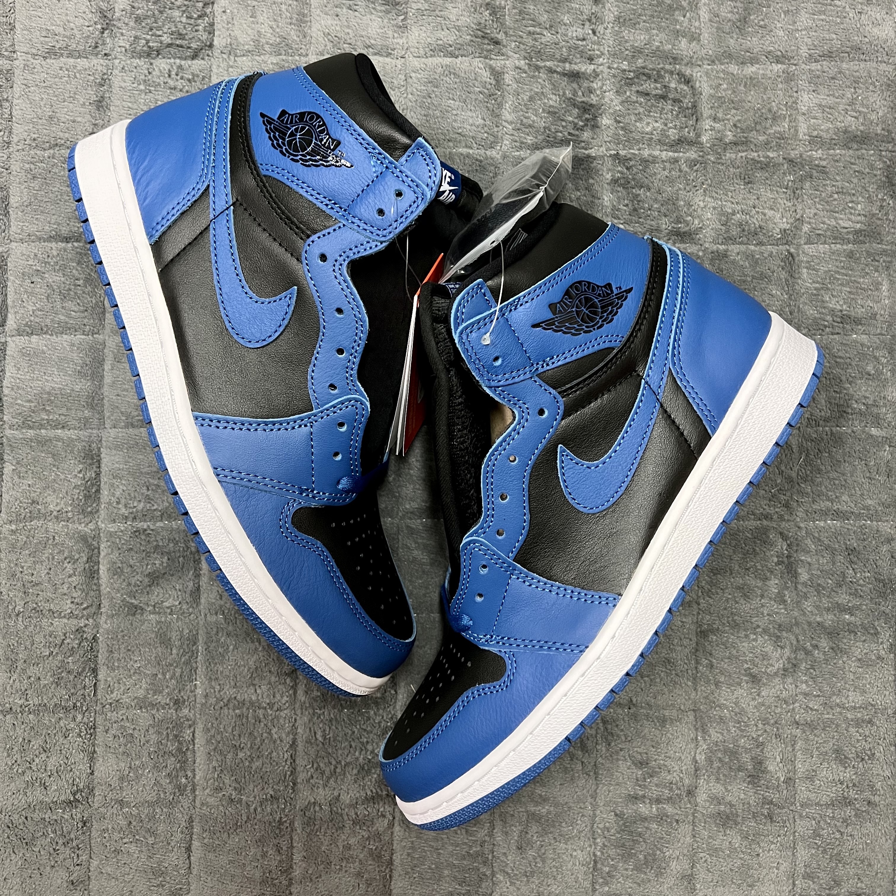 Jordan 1 Retro High OG Dark Marina Blue 착용 스타일