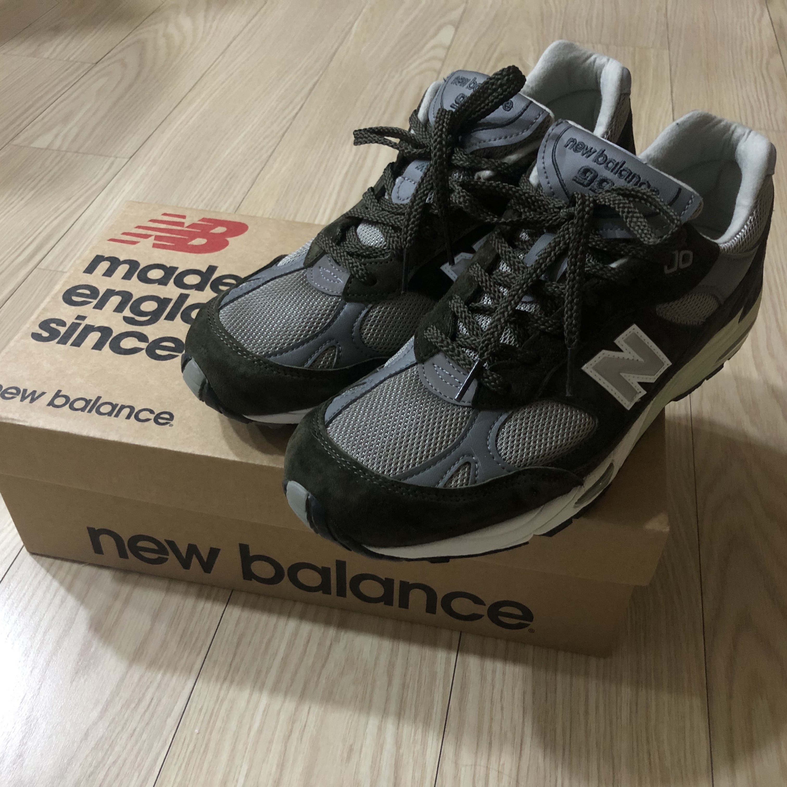 New Balance 991 Made in UK Dark Green 착용 스타일 - 1