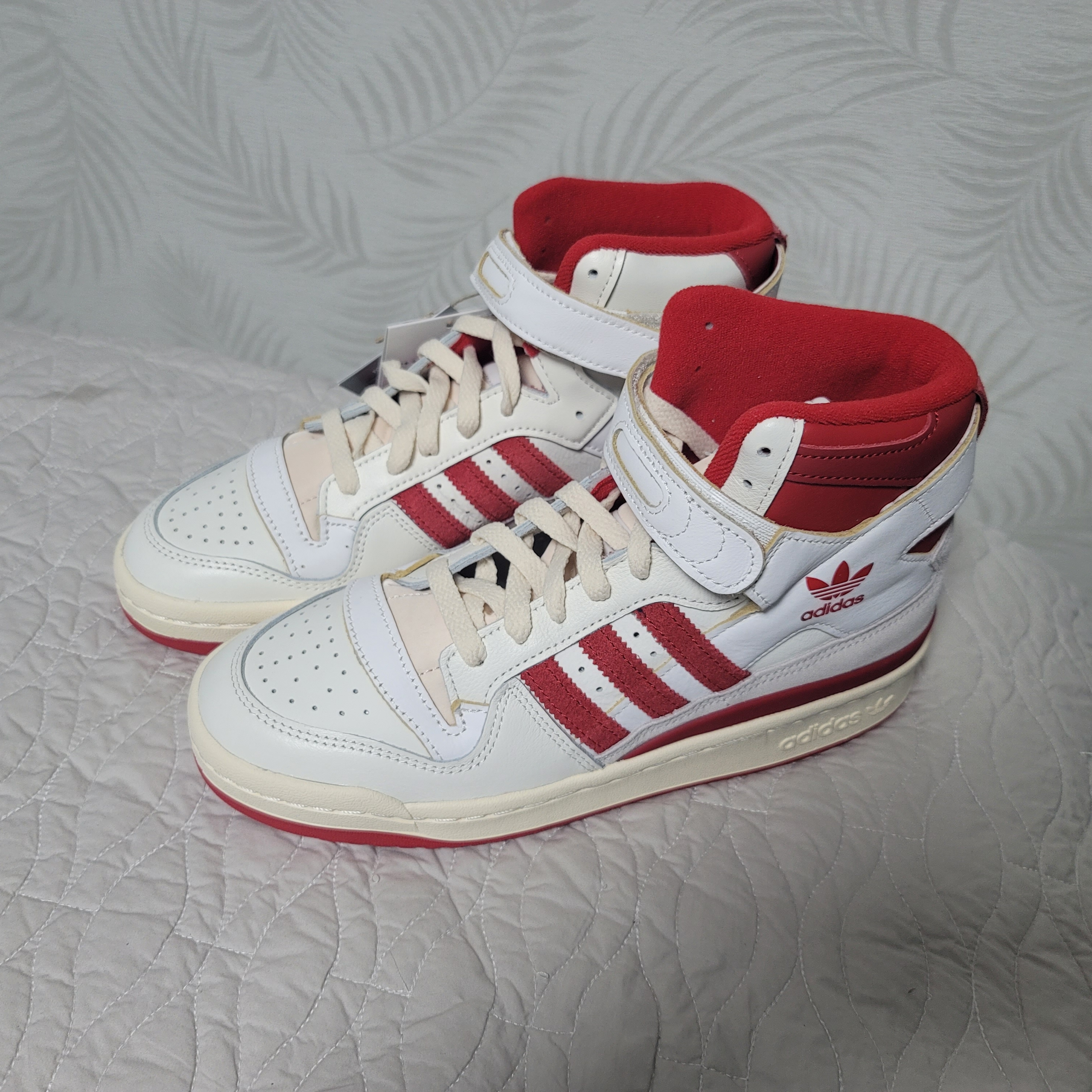 Adidas Forum 84 High Team Power Red 착용 스타일 - 1
