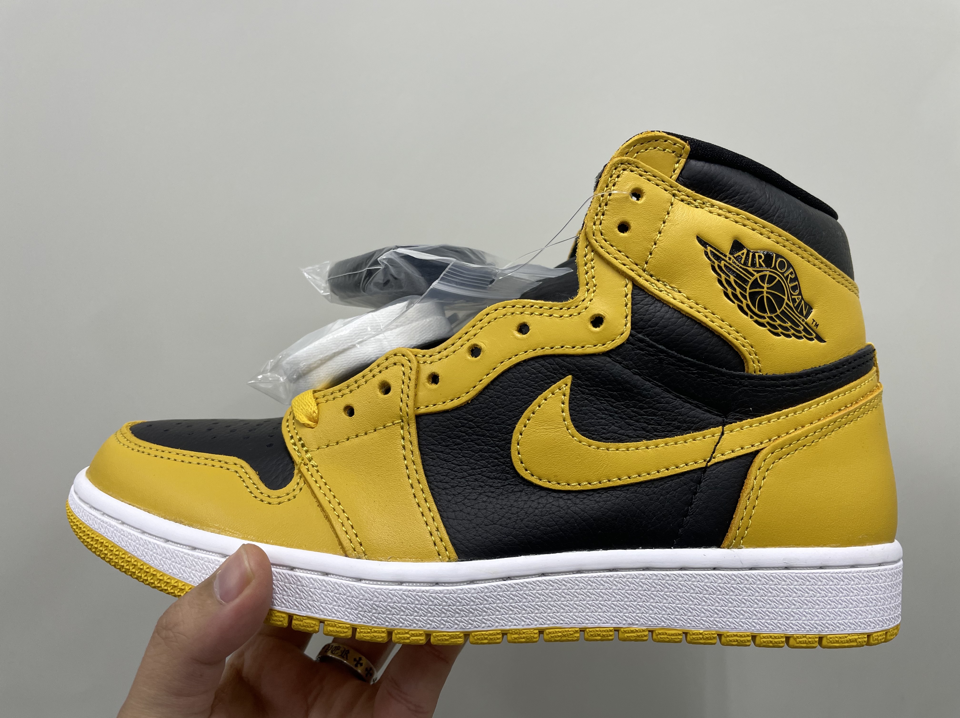 Jordan 1 Retro High OG Pollen 착용 스타일