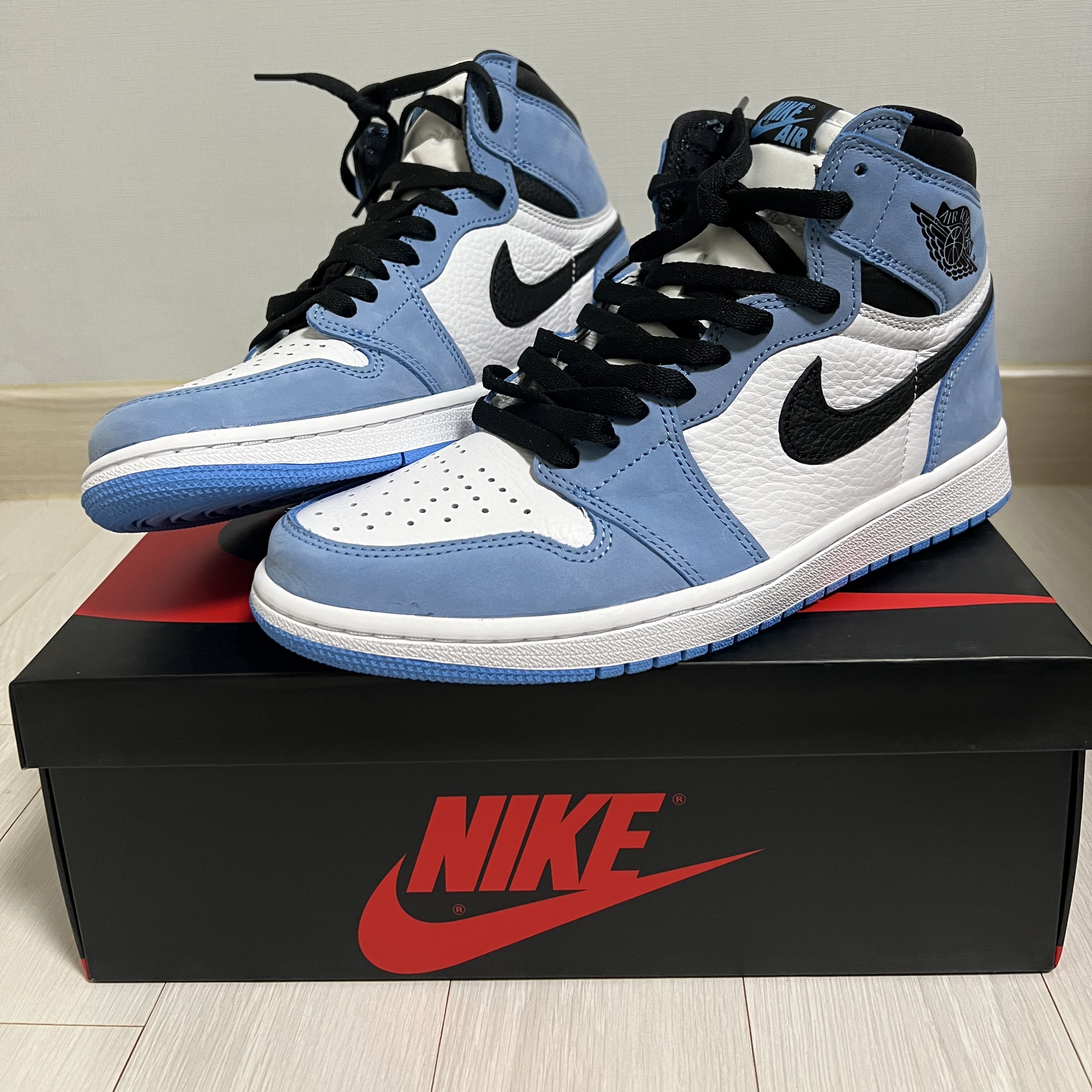Jordan 1 Retro High OG University Blue 착용 스타일
