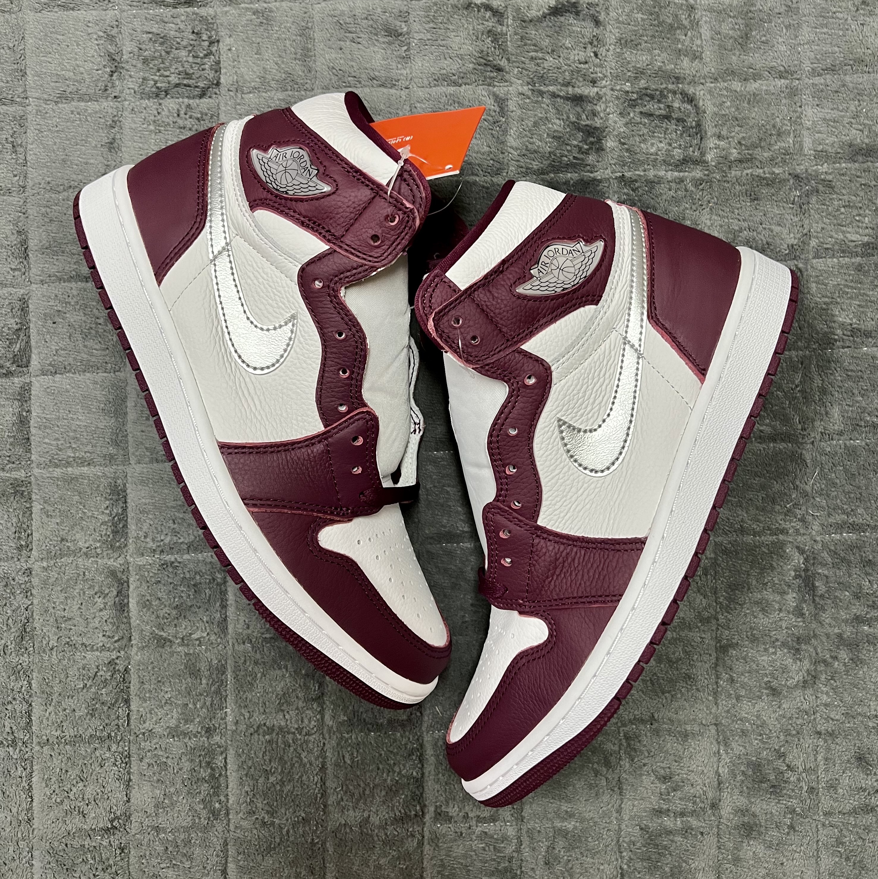 Jordan 1 Retro High OG Bordeaux 착용 스타일