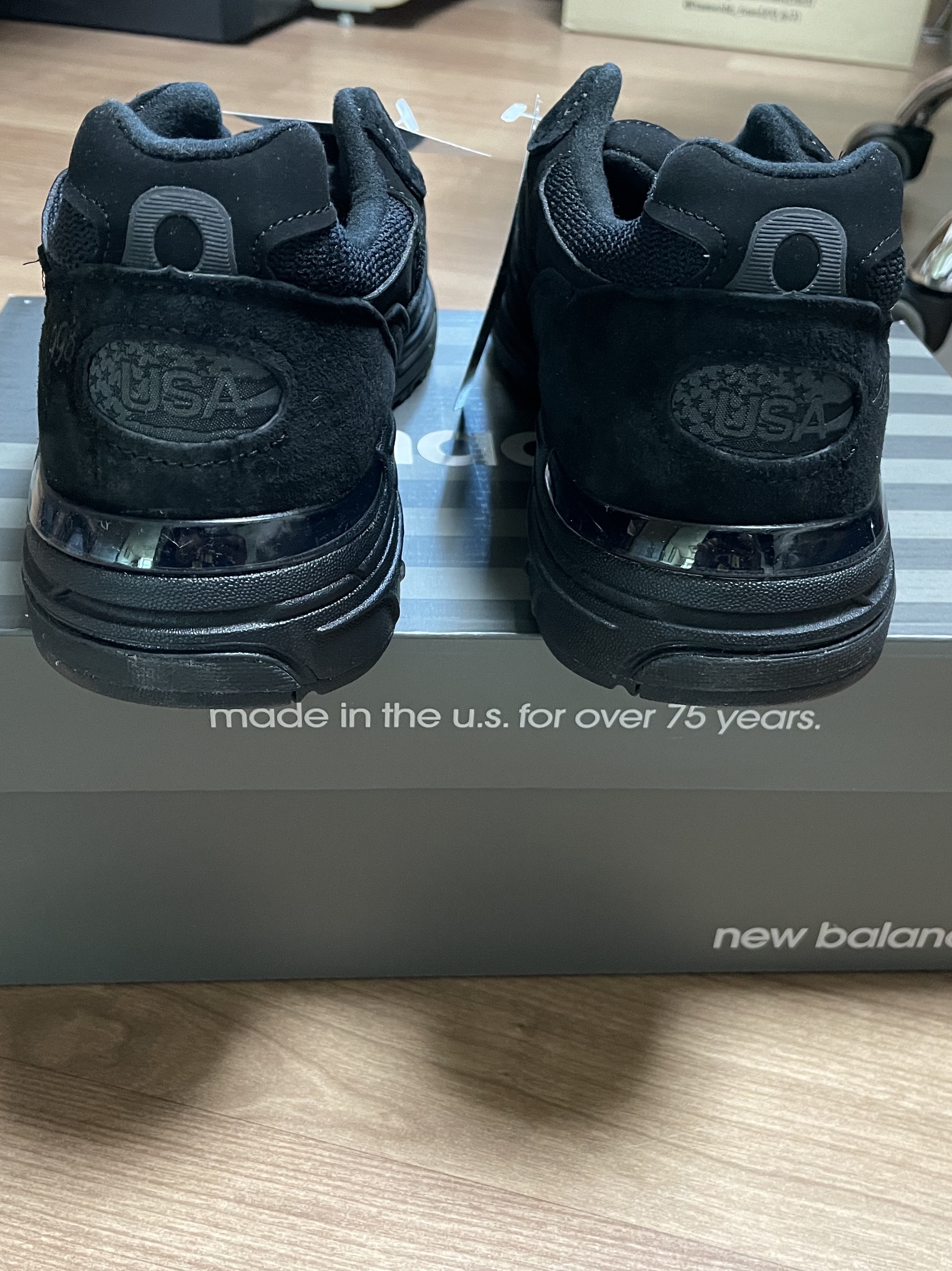 New Balance 993 Made in USA Triple Black - D Standard 착용 스타일 - 3