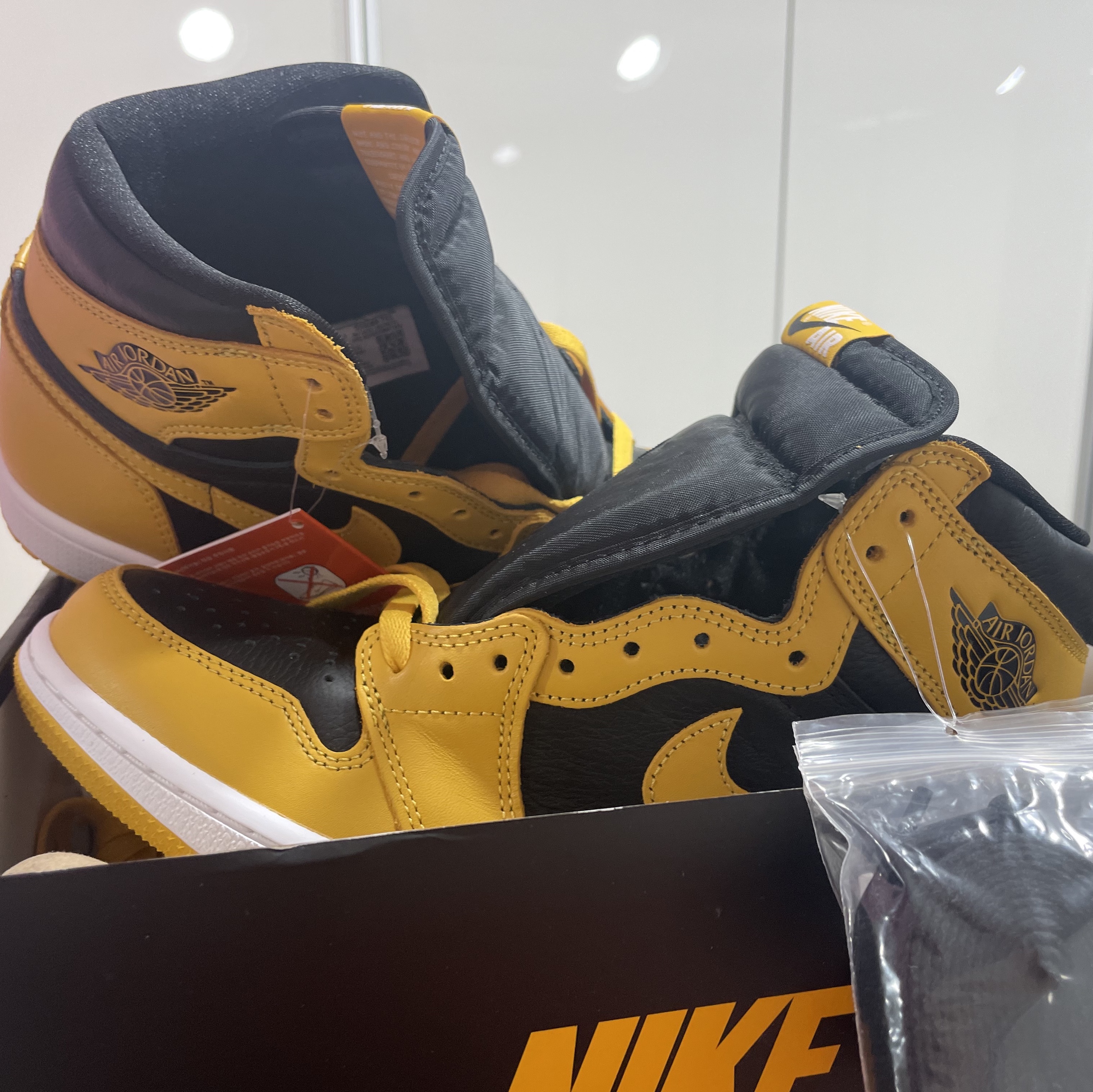Jordan 1 Retro High OG Pollen 착용 스타일