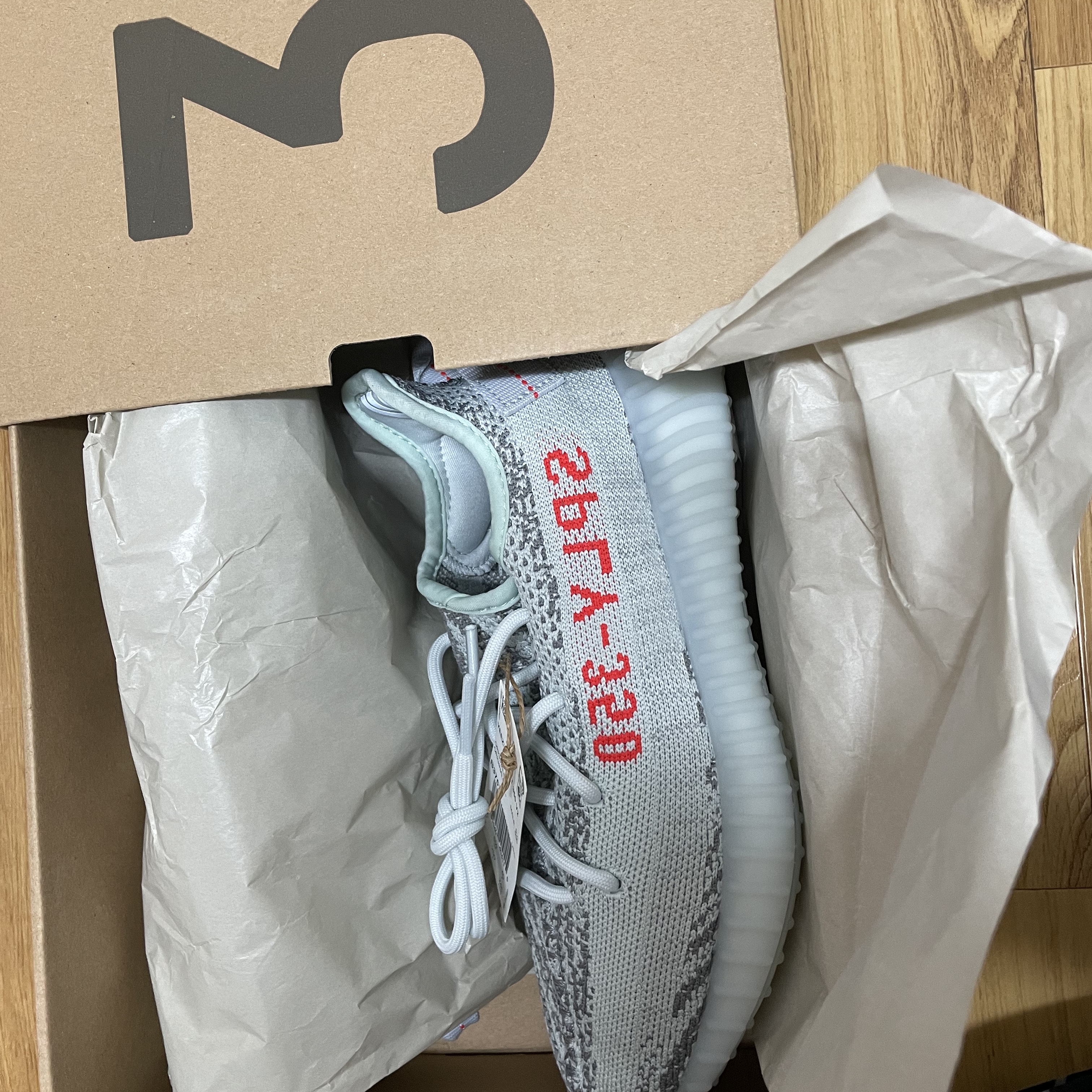 Adidas Yeezy Boost 350 V2 Blue Tint 2017 착용 스타일 - 1
