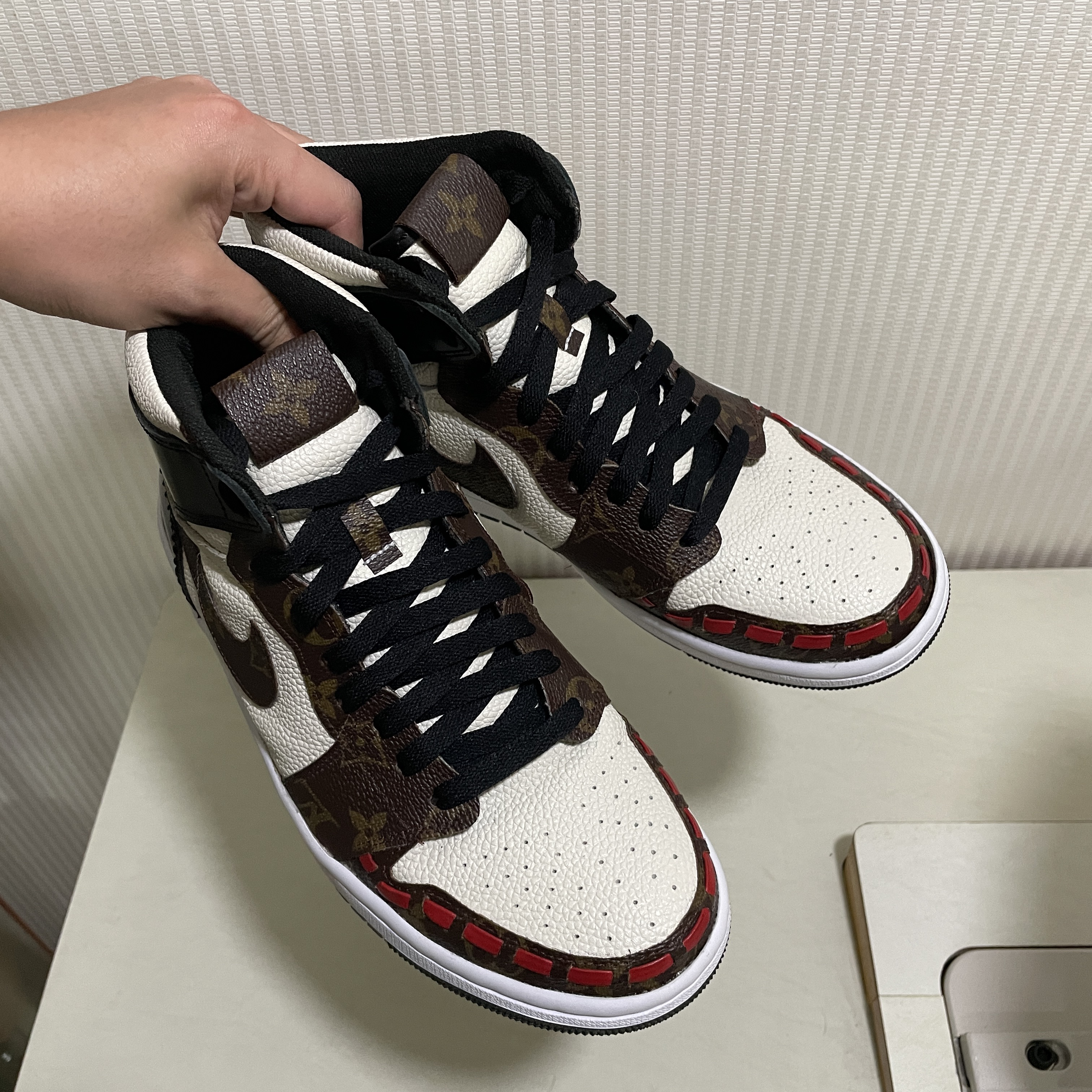 Jordan 1 Low Crimson Tint 착용 스타일 - 3