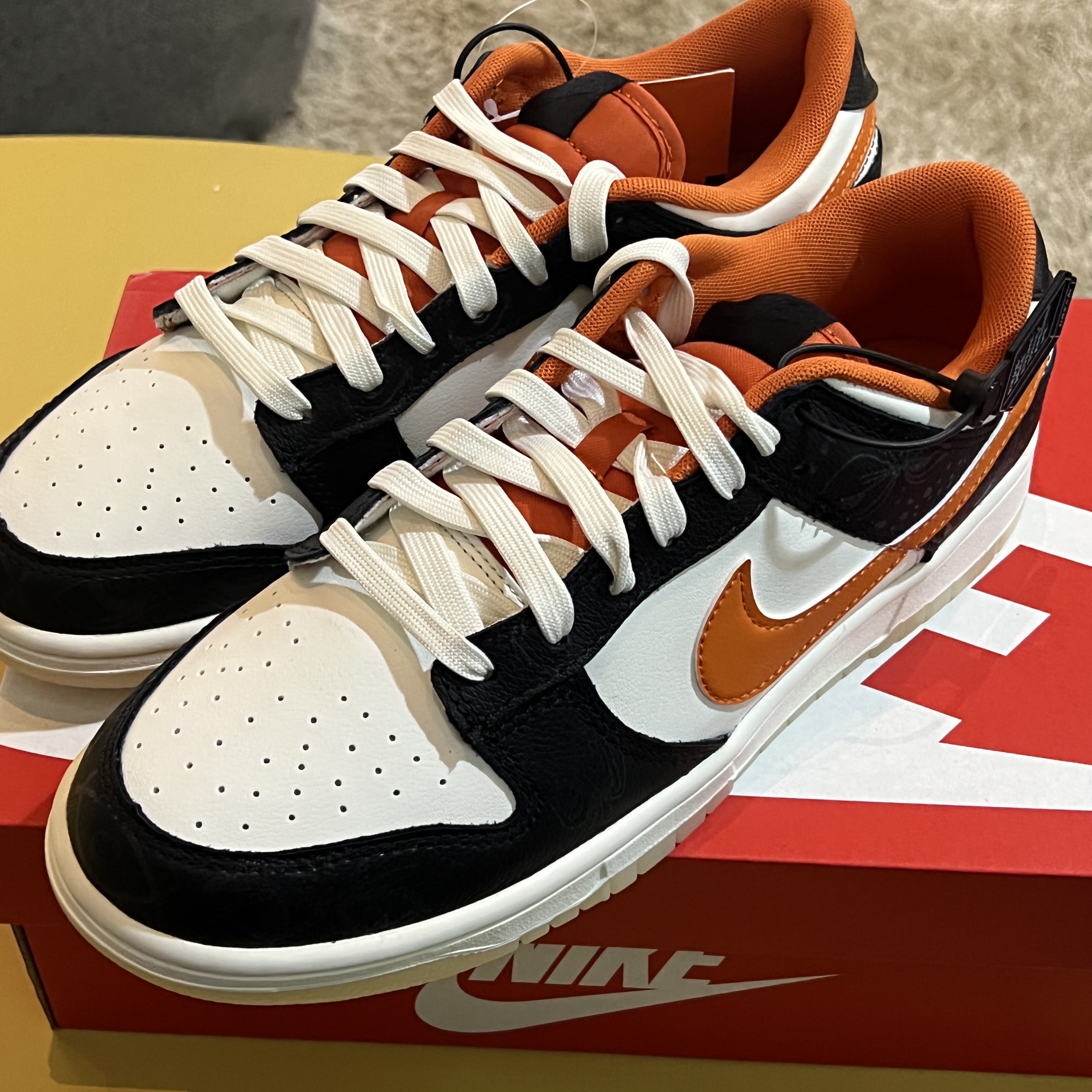 Nike Dunk Low Retro PRM Halloween 착용 스타일 - 2