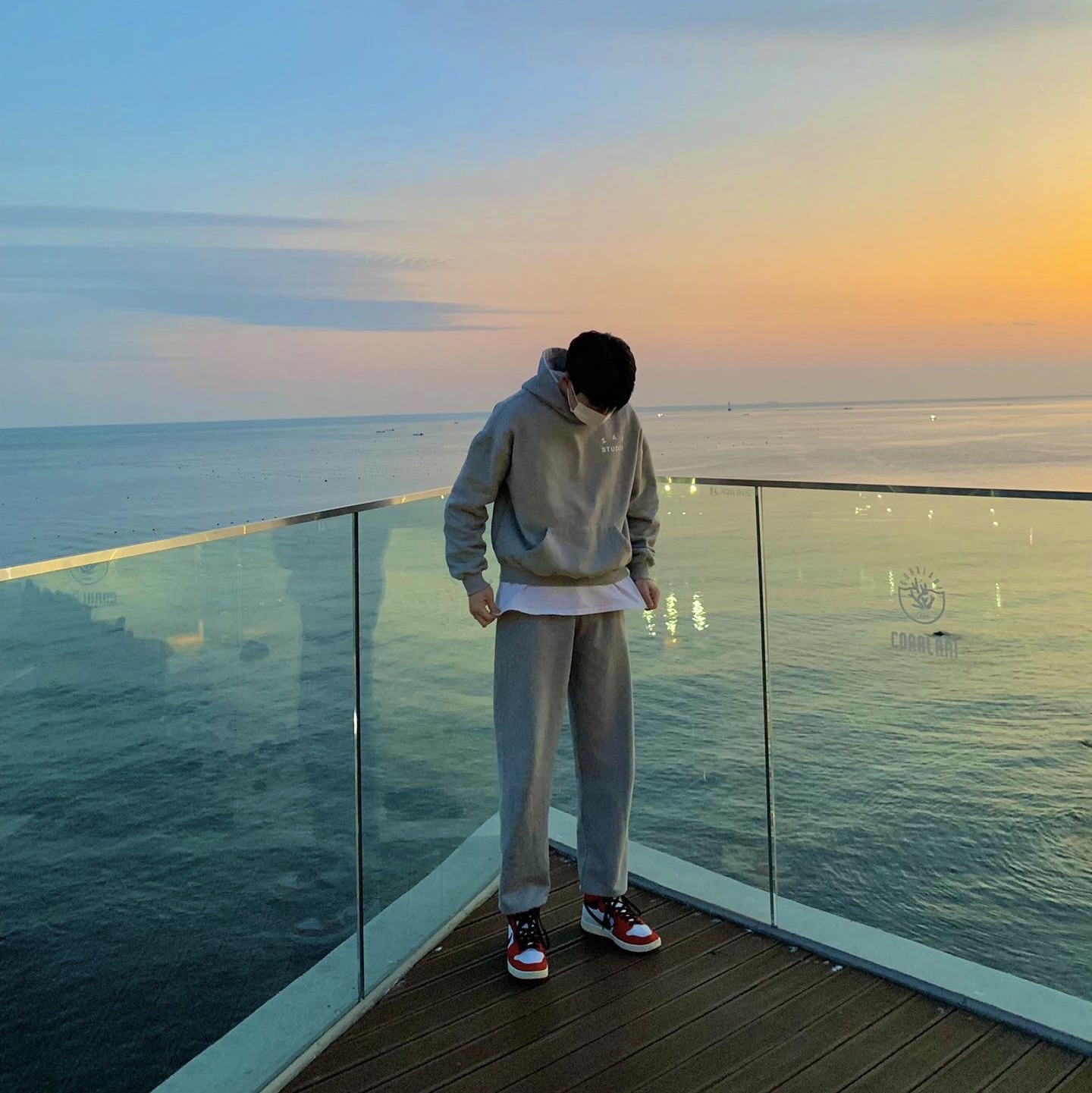 IAB Studio Hoodie Gray - 21SS, Jordan 1 KO Chicago 2021 착용 스타일 - 2