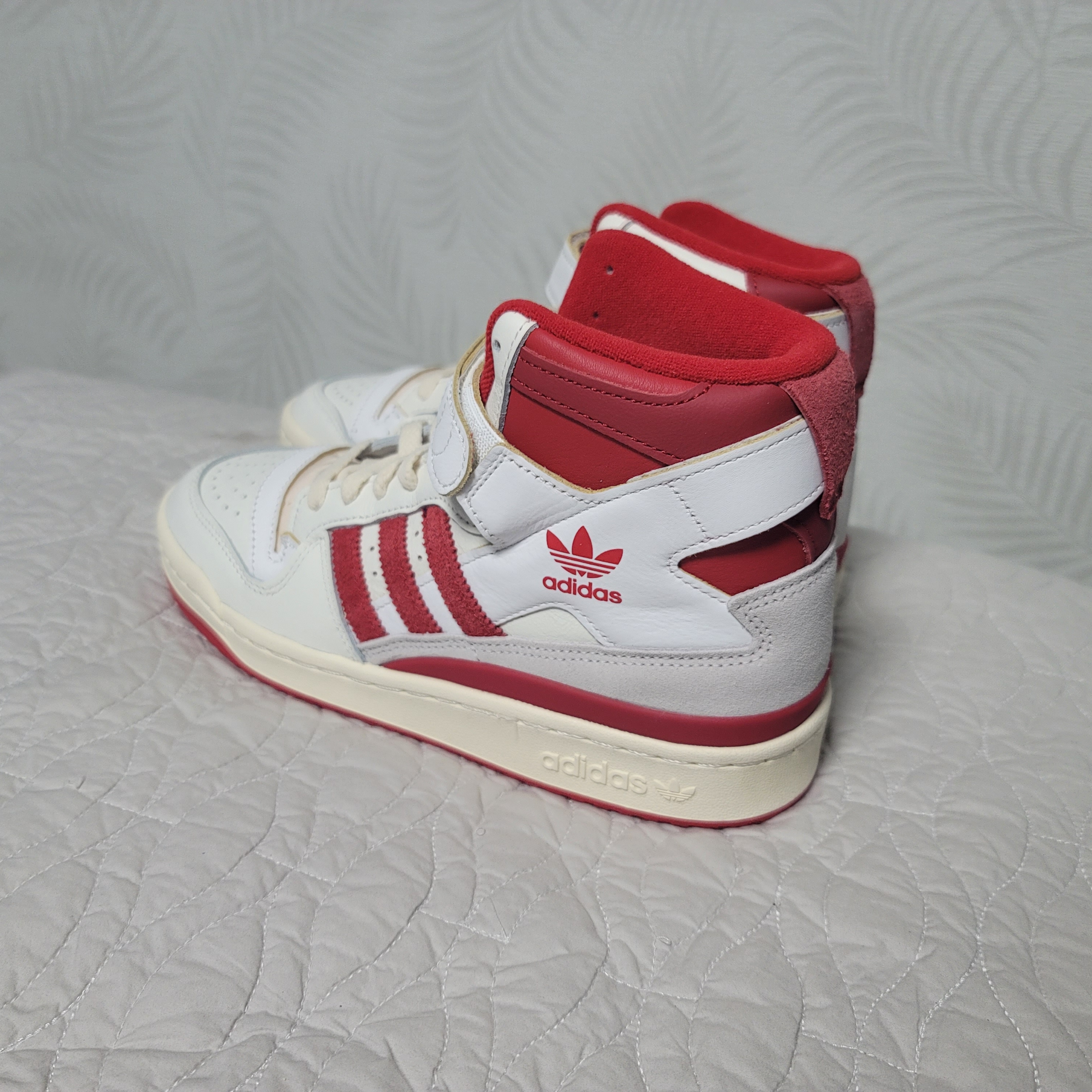 Adidas Forum 84 High Team Power Red 착용 스타일 - 2
