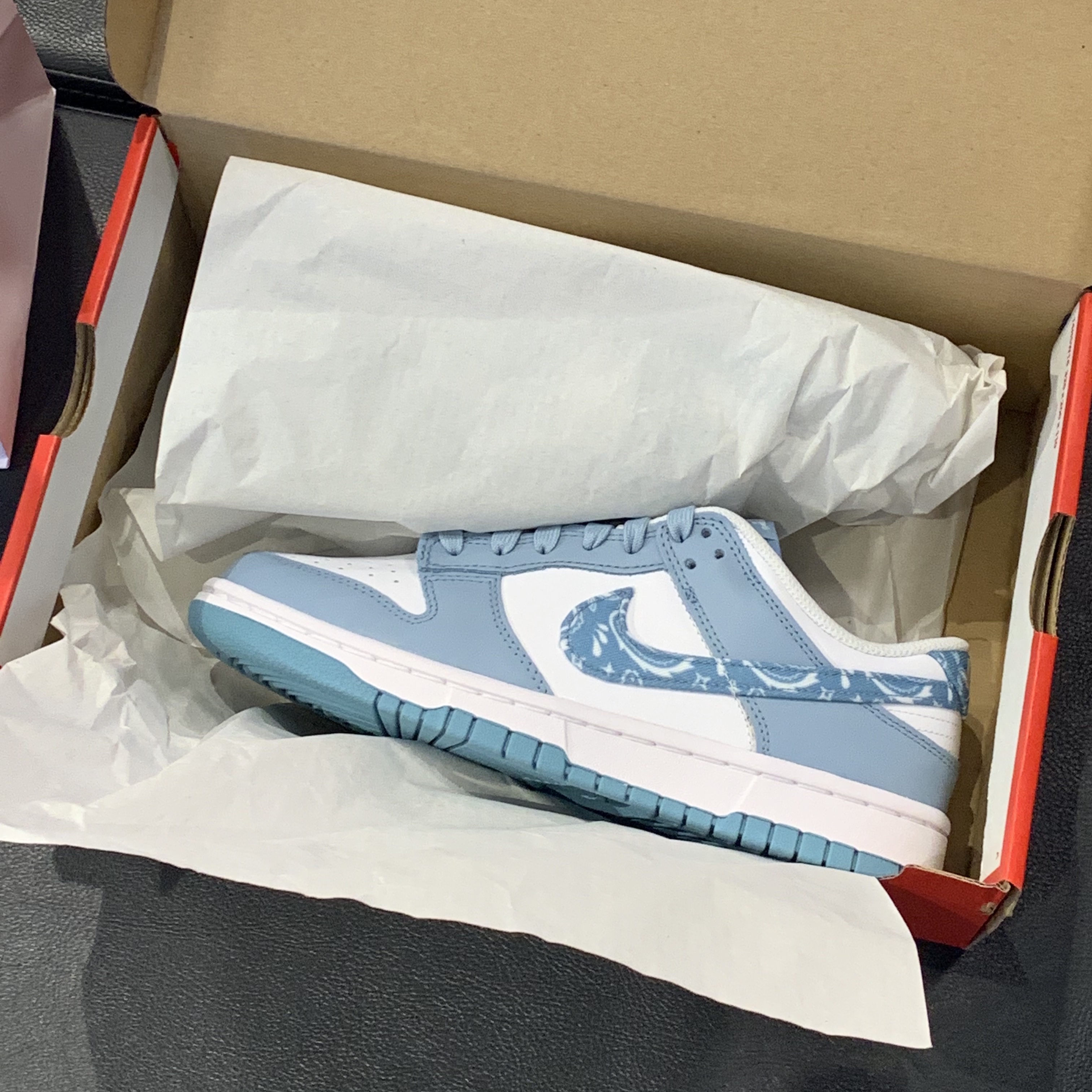 (W) Nike Dunk Low Essential Blue Paisley 착용 스타일