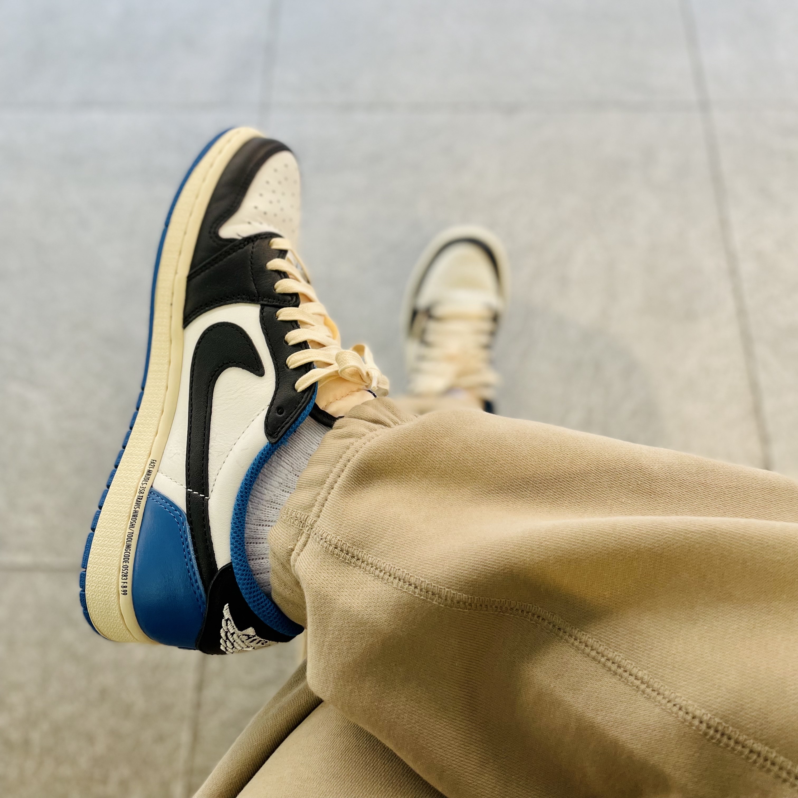 Jordan 1 x Travis Scott x Fragment Retro Low OG SP Military Blue 착용 스타일