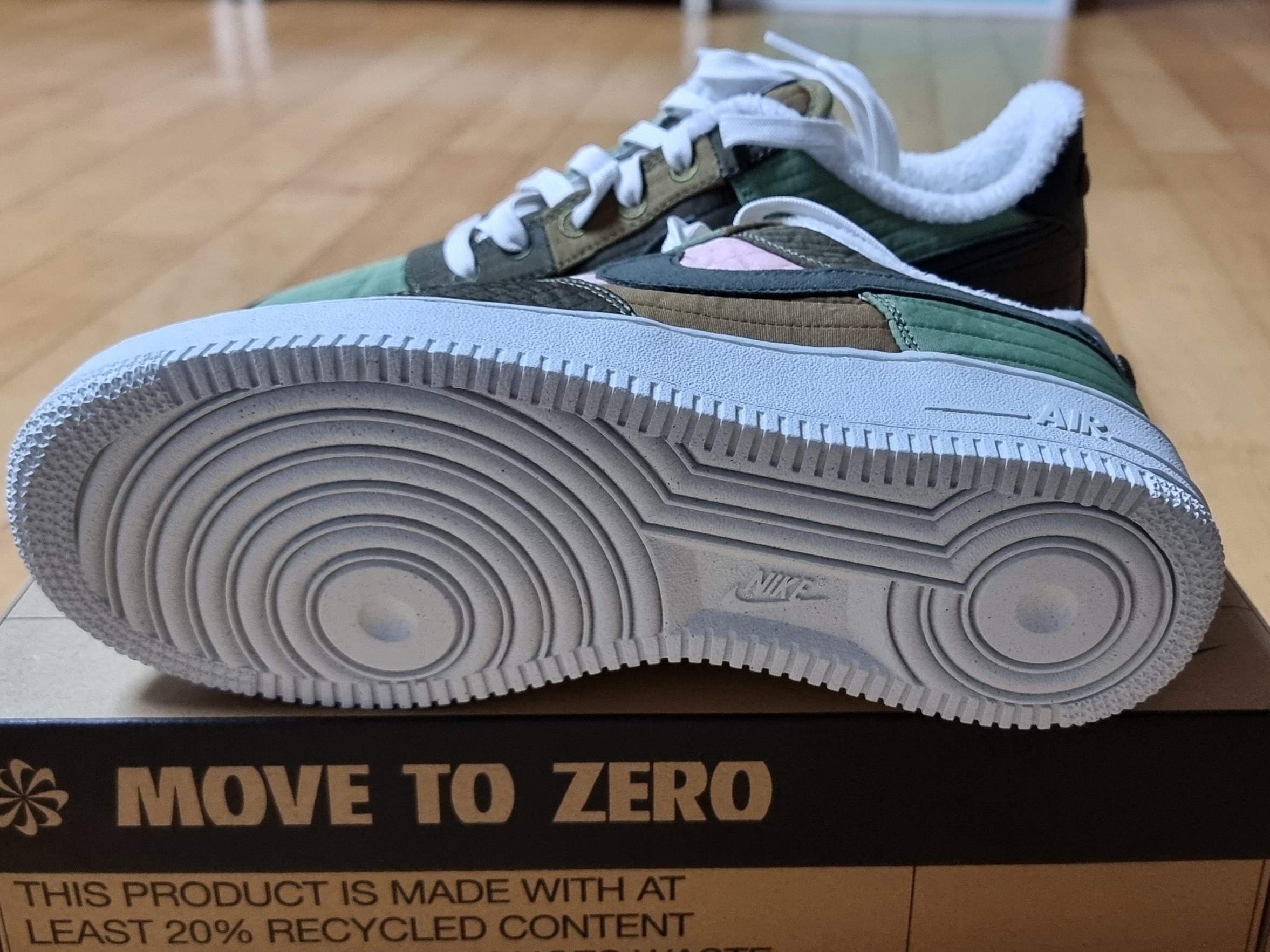 Nike Air Force 1 '07 LX Next Nature Toasty 착용 스타일 - 4
