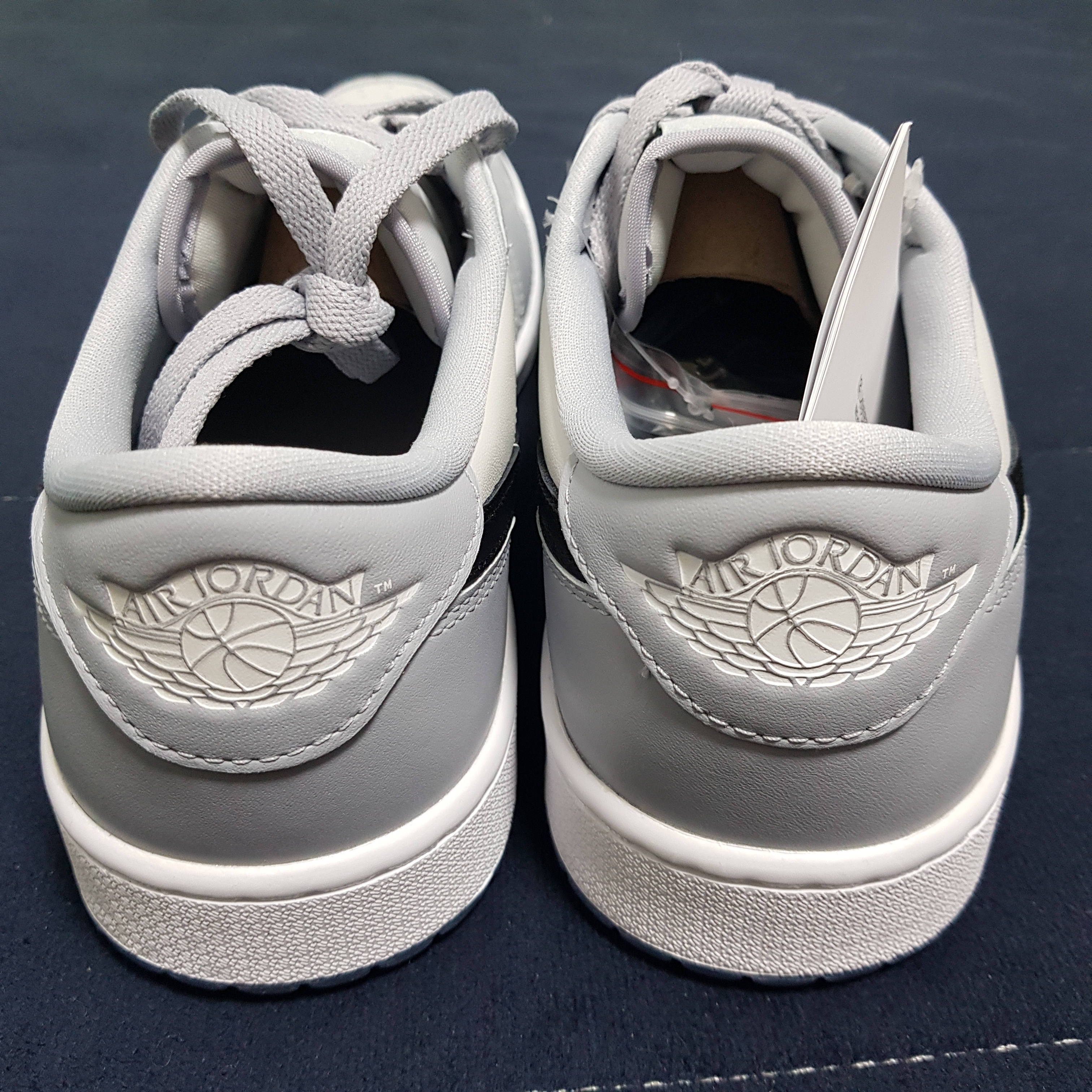 Jordan 1 Low Golf Wolf Grey 착용 스타일 - 4