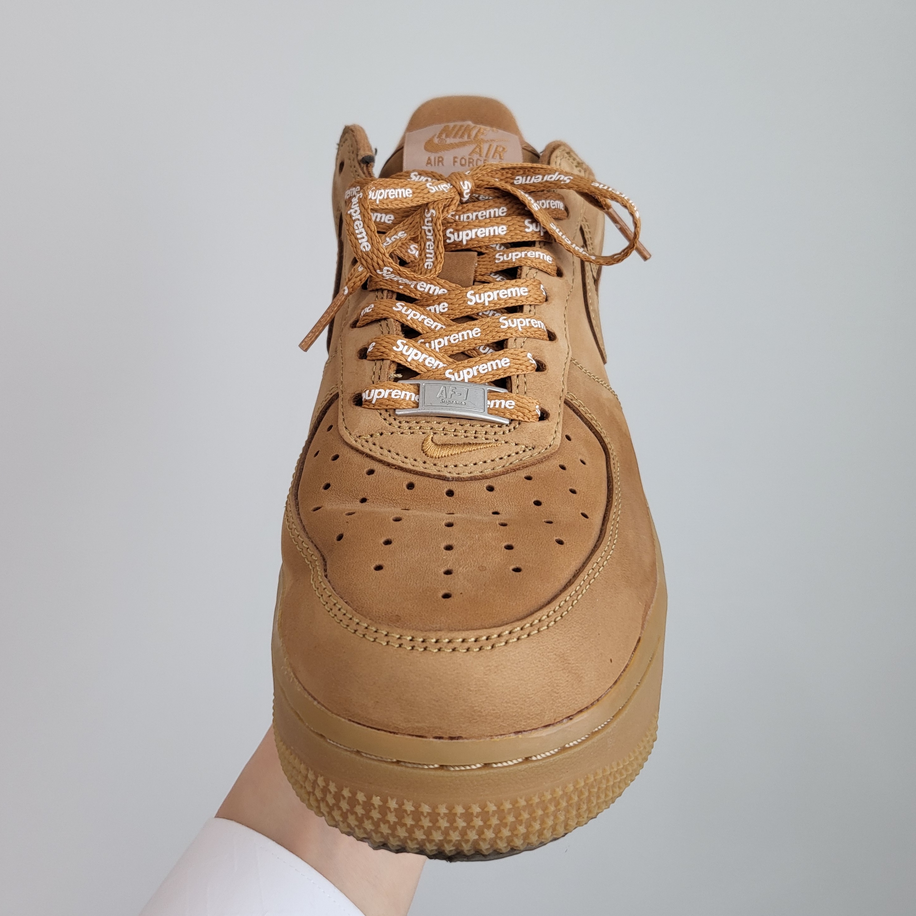 Nike x Supreme Air Force 1 Low Flax 착용 스타일 - 2