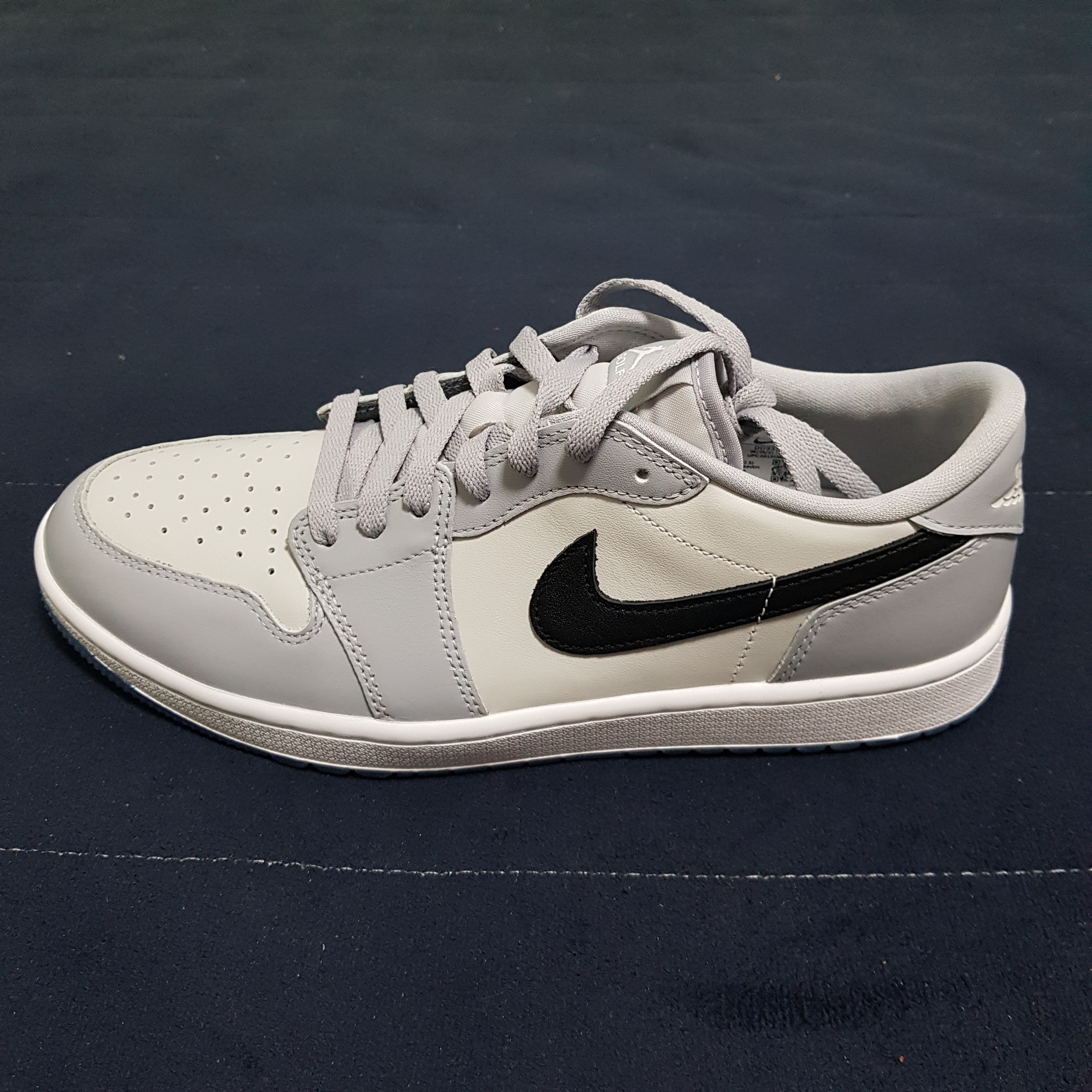 Jordan 1 Low Golf Wolf Grey 착용 스타일 - 3