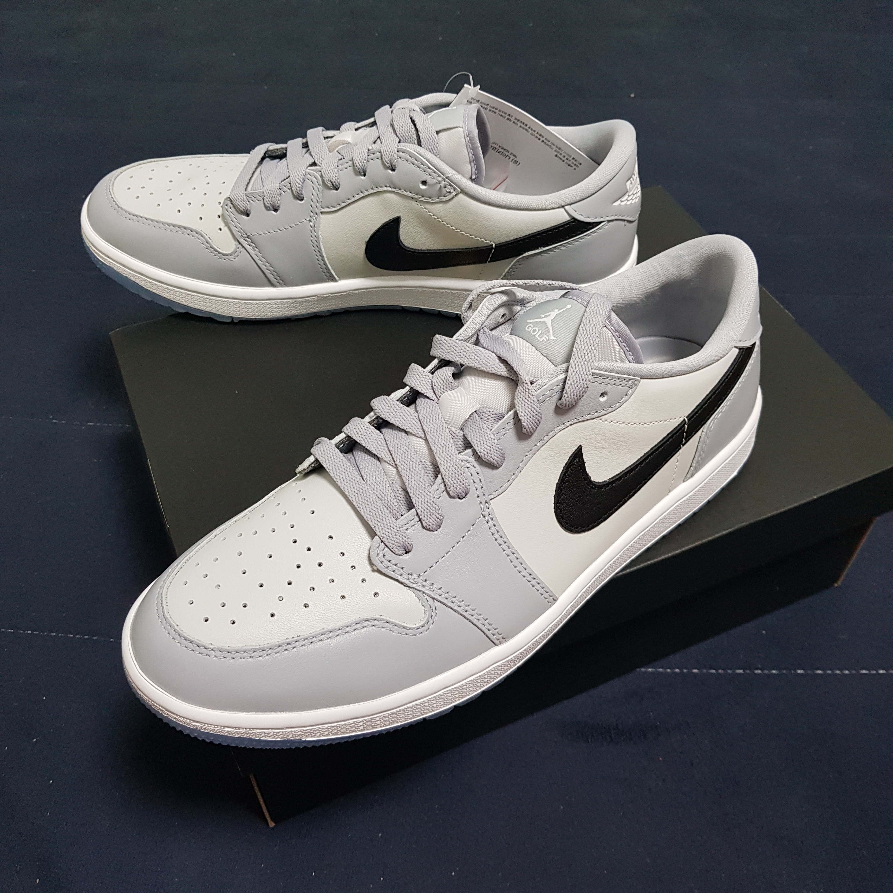 Jordan 1 Low Golf Wolf Grey 착용 스타일 - 5