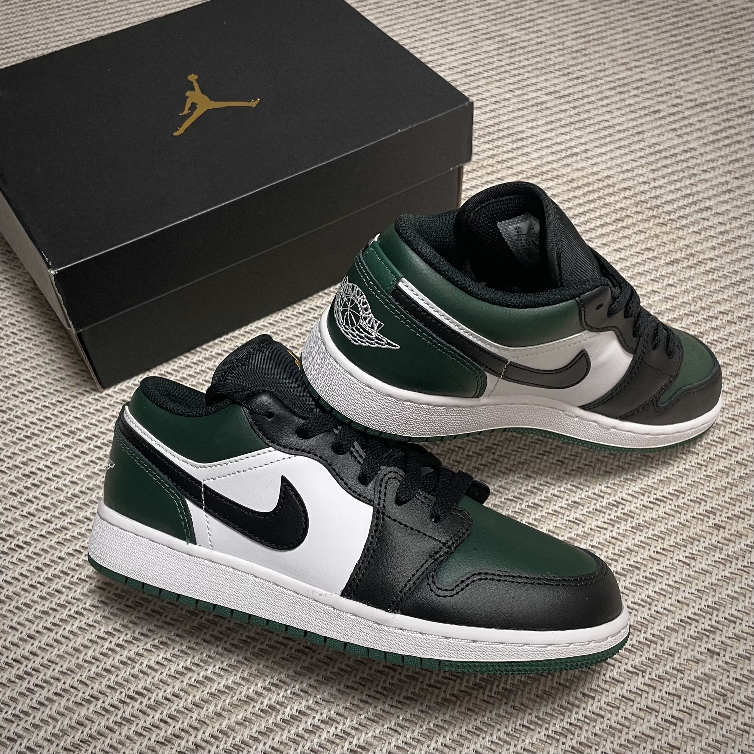 Jordan 1 Low Green Toe, (GS) Jordan 1 Low Green Toe 착용 스타일 - 2