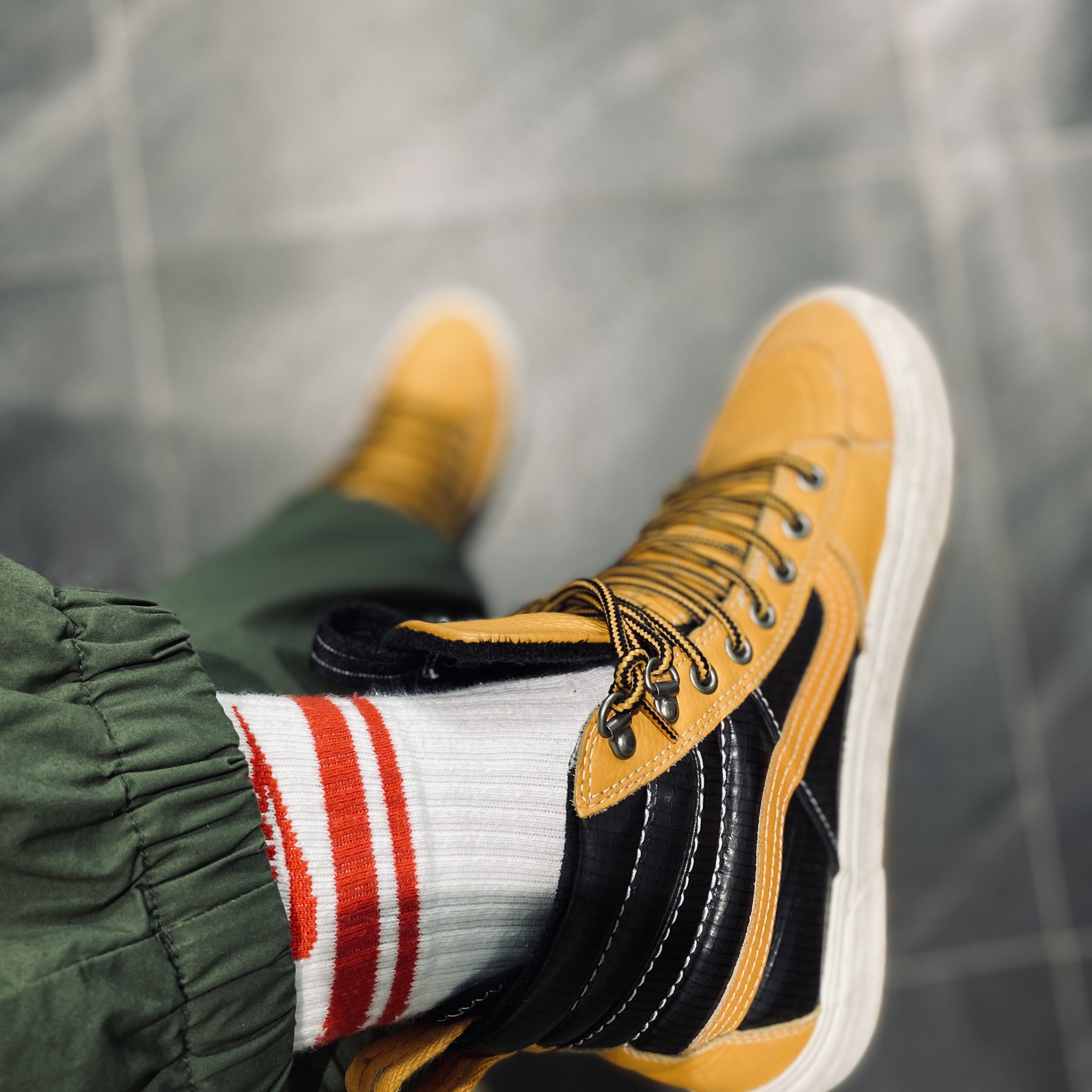 Vans Sk8-Hi MTE 2.0 DX Yellow 착용 스타일